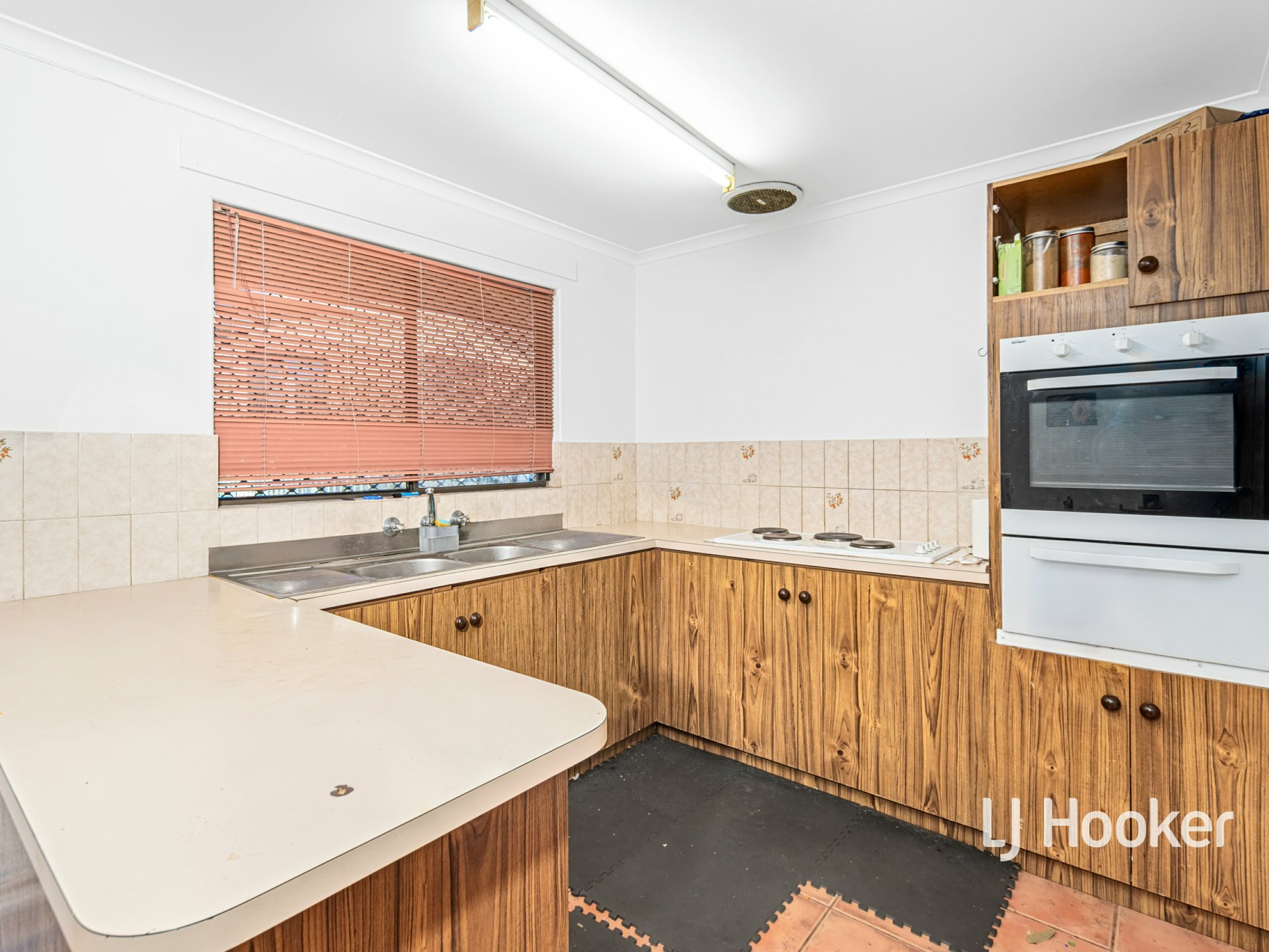 3/13 Battarbee Street — photo 7 of 23