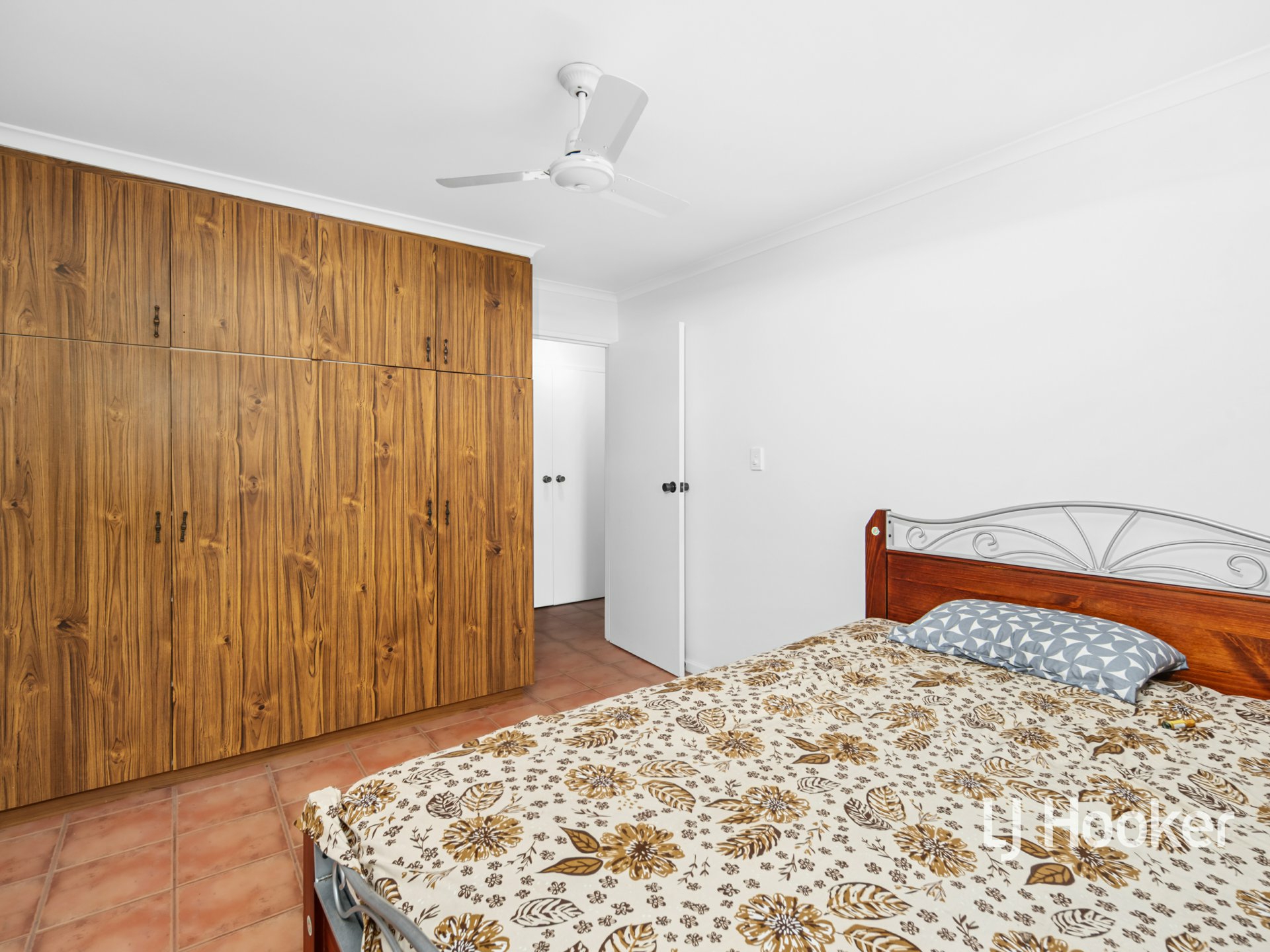 3/13 Battarbee Street — photo 9 of 23