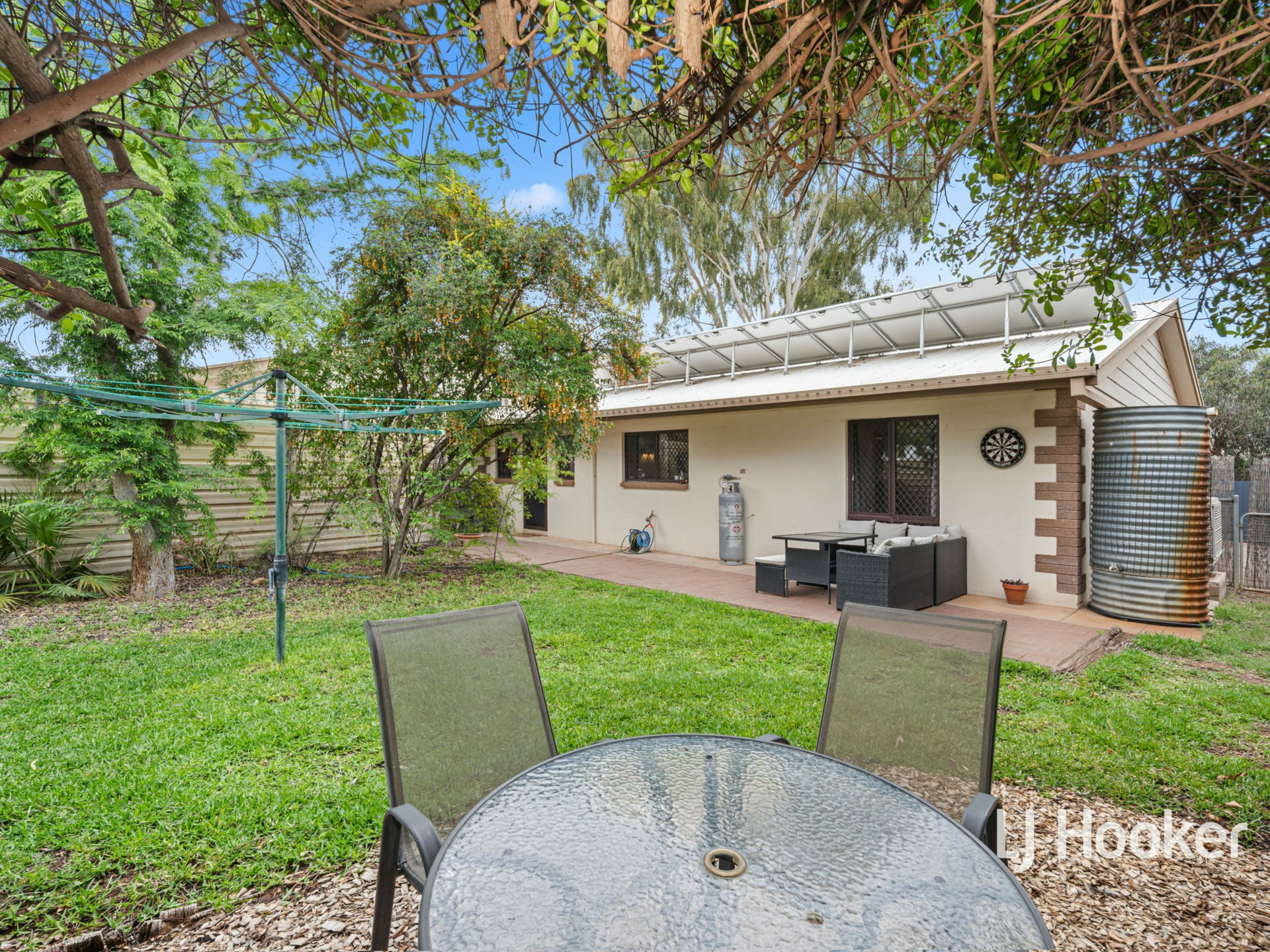 2/14 Lyndavale Drive — photo 2 of 15