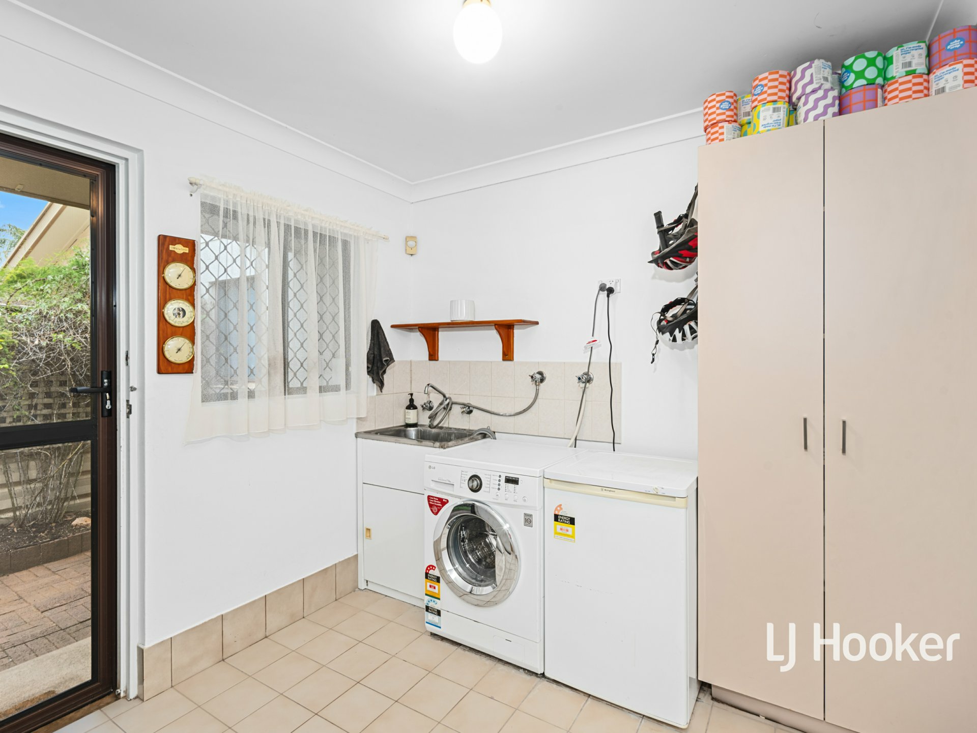 2/14 Lyndavale Drive — photo 11 of 15