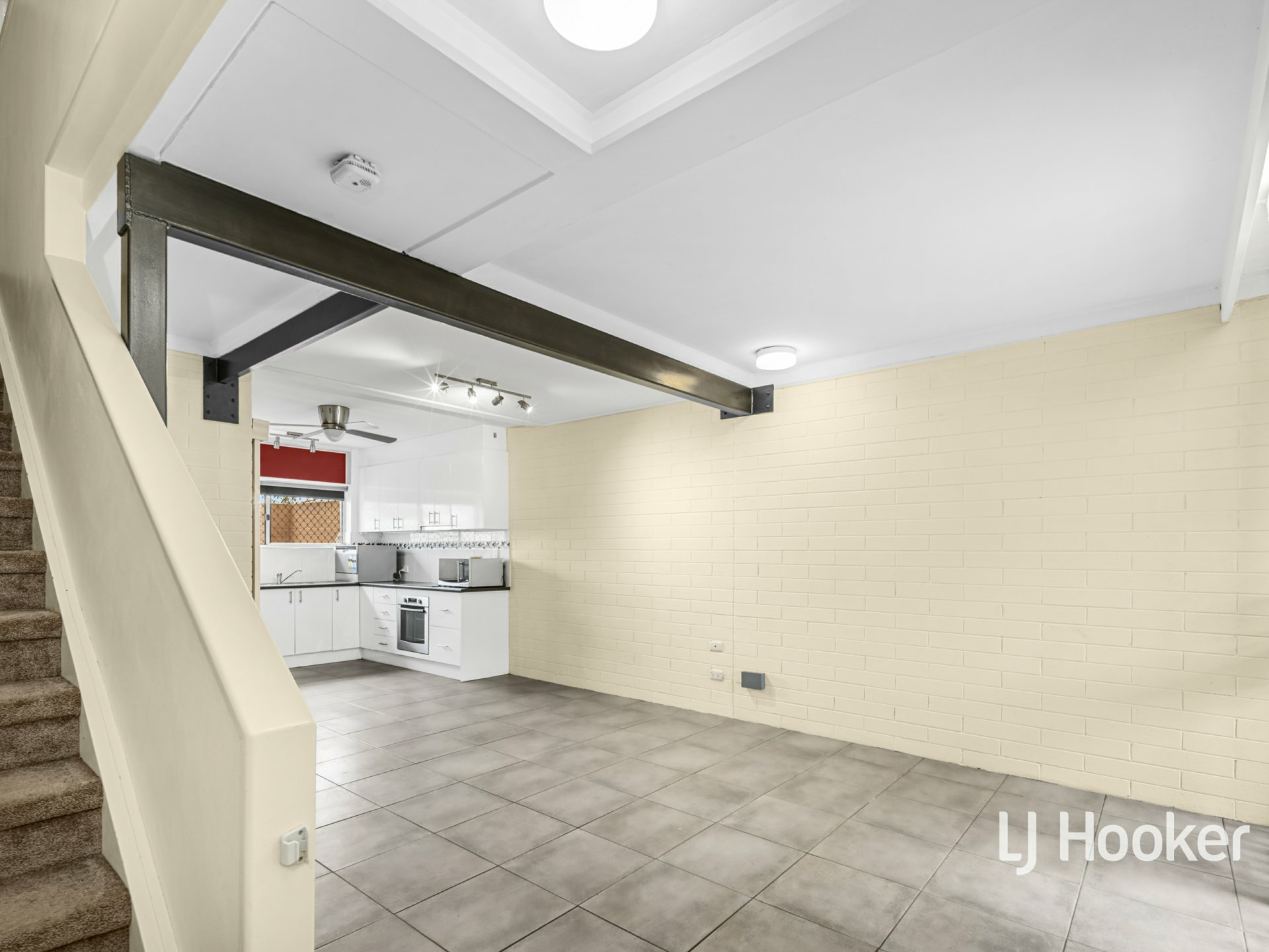 83/111 Bloomfield Street — photo 5 of 16