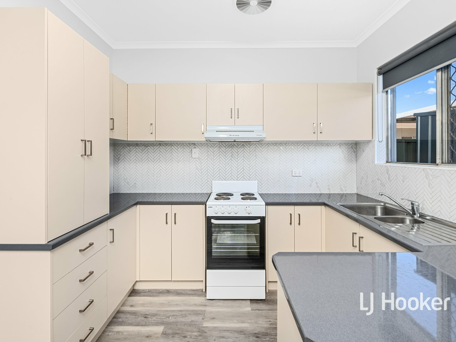 2/56 Bradshaw Drive — photo from LJ Hooker Alice Springs