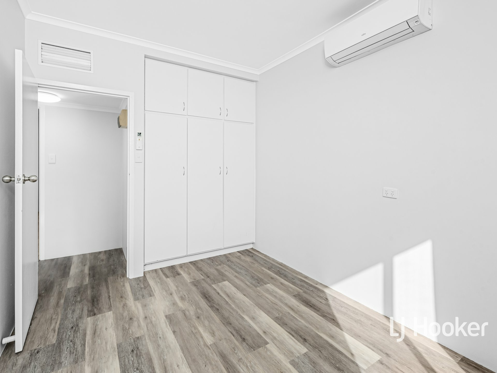 2/56 Bradshaw Drive — photo 3 of 14