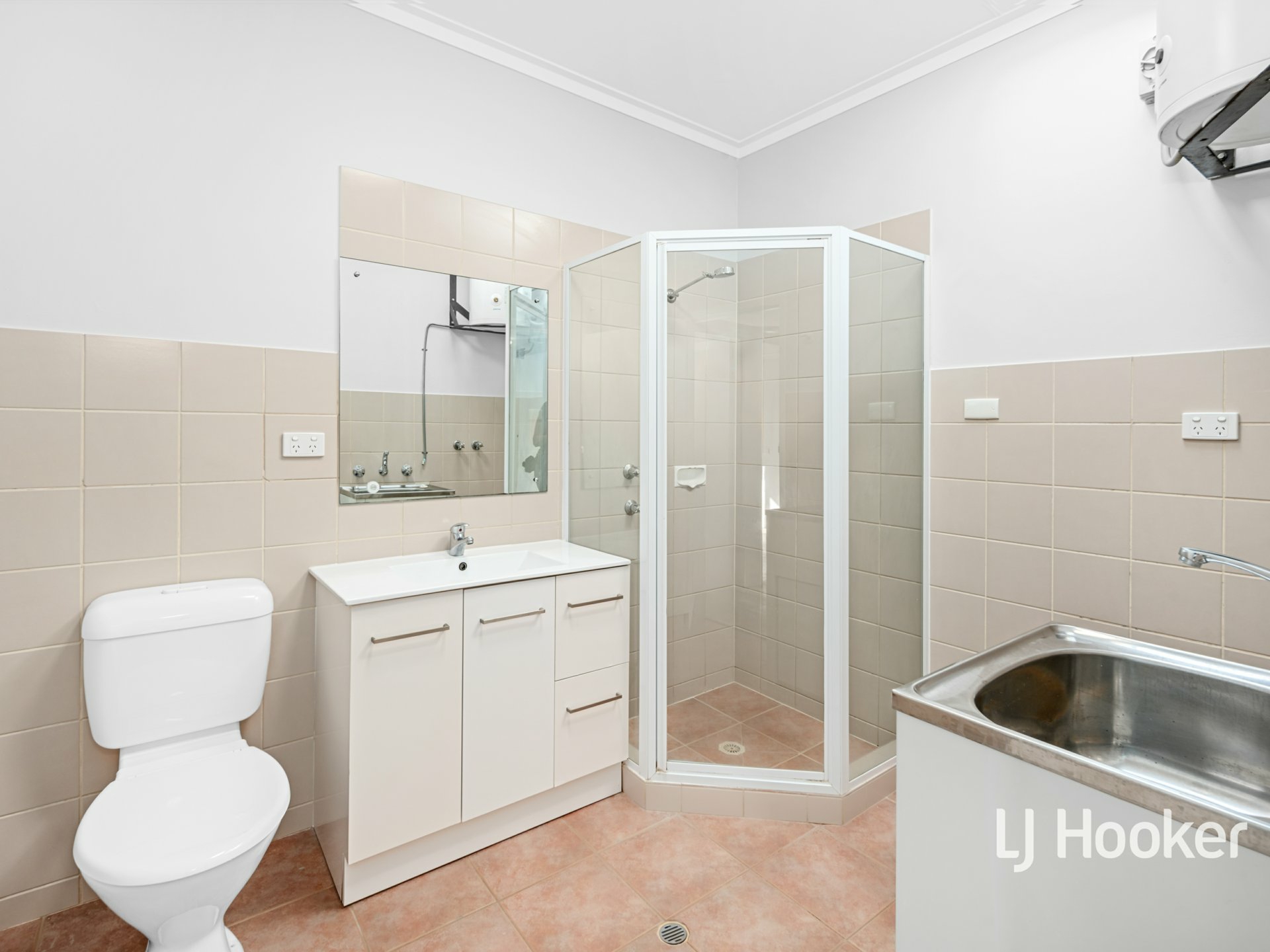 2/56 Bradshaw Drive — photo 7 of 14
