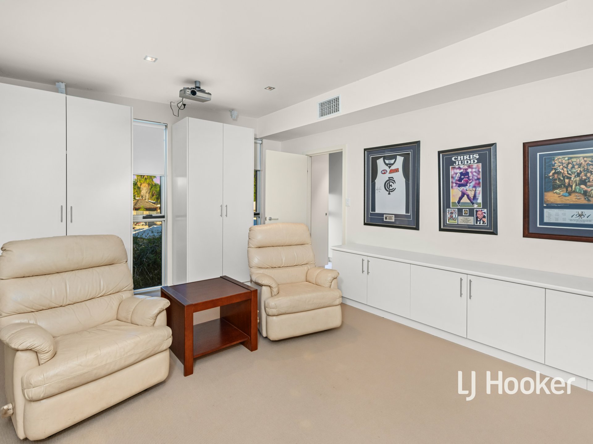 7 Coppock Court — photo 10 of 27