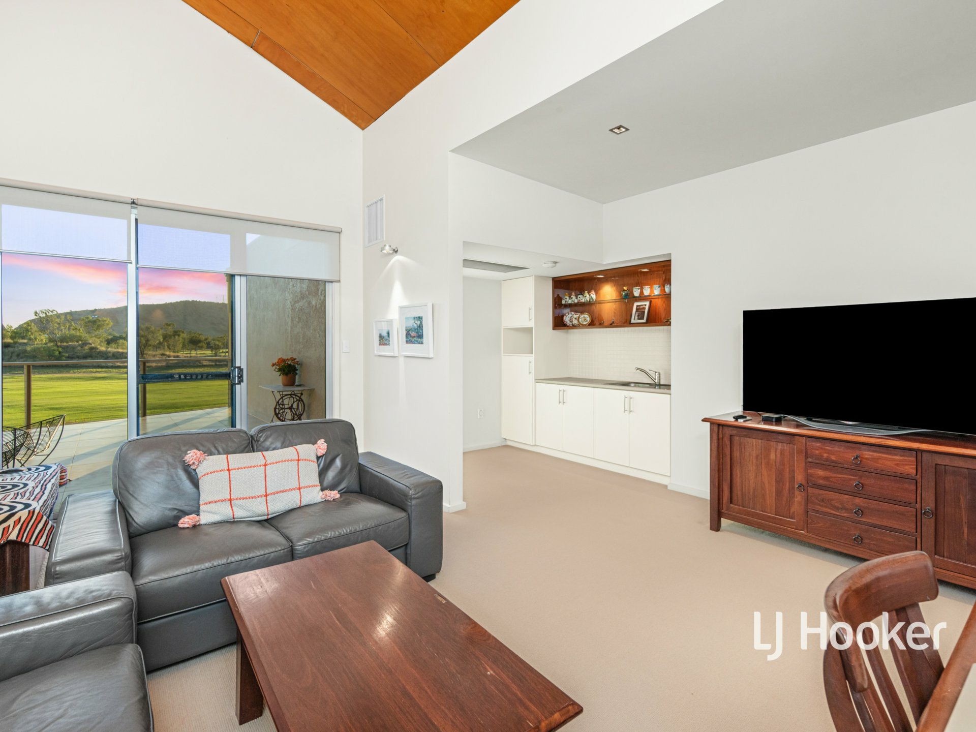 7 Coppock Court — photo 11 of 27
