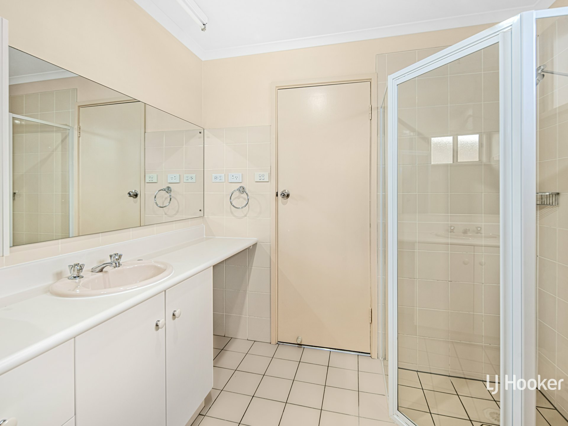 7 Rosenbaum Street — photo 4 of 18