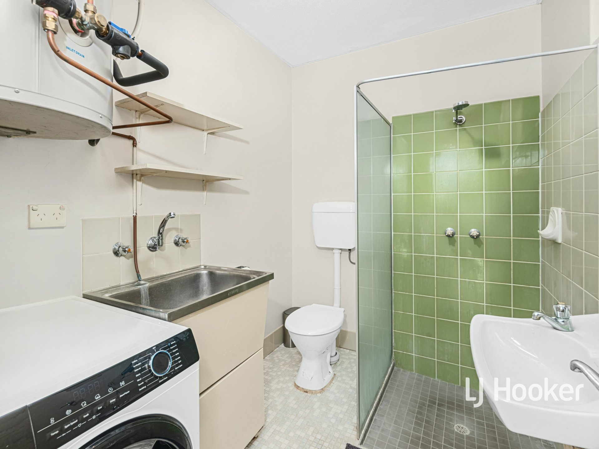 3/15 McMinn Street — photo 8 of 10