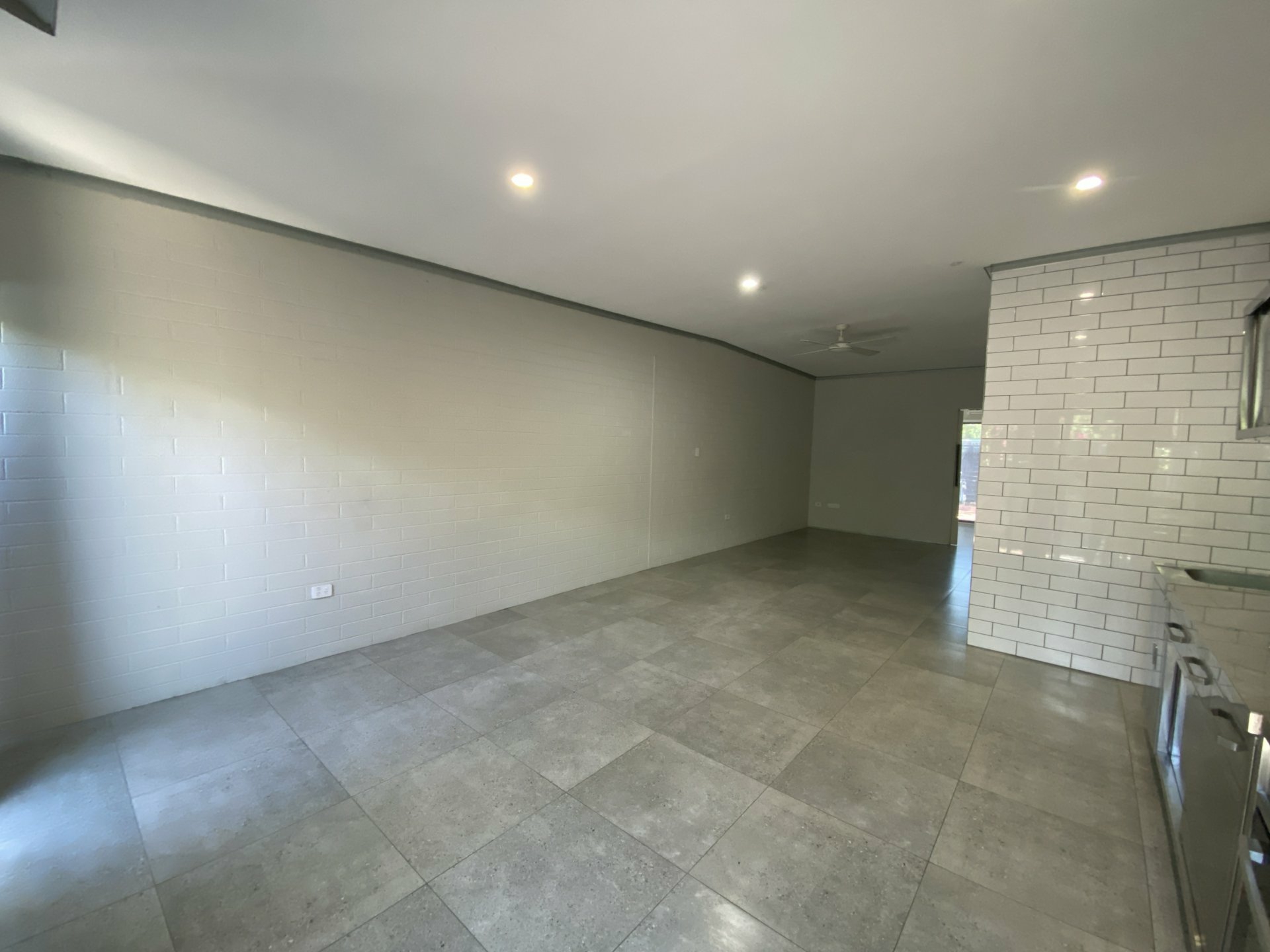 6/8 Chewings Street — photo 3 of 10