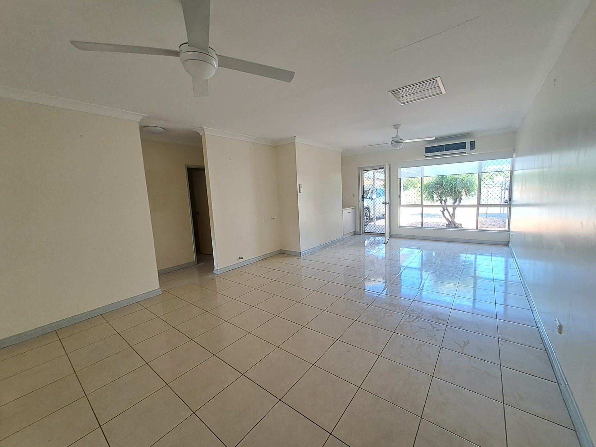 4/10 Taylor Street — photo from LJ Hooker Alice Springs