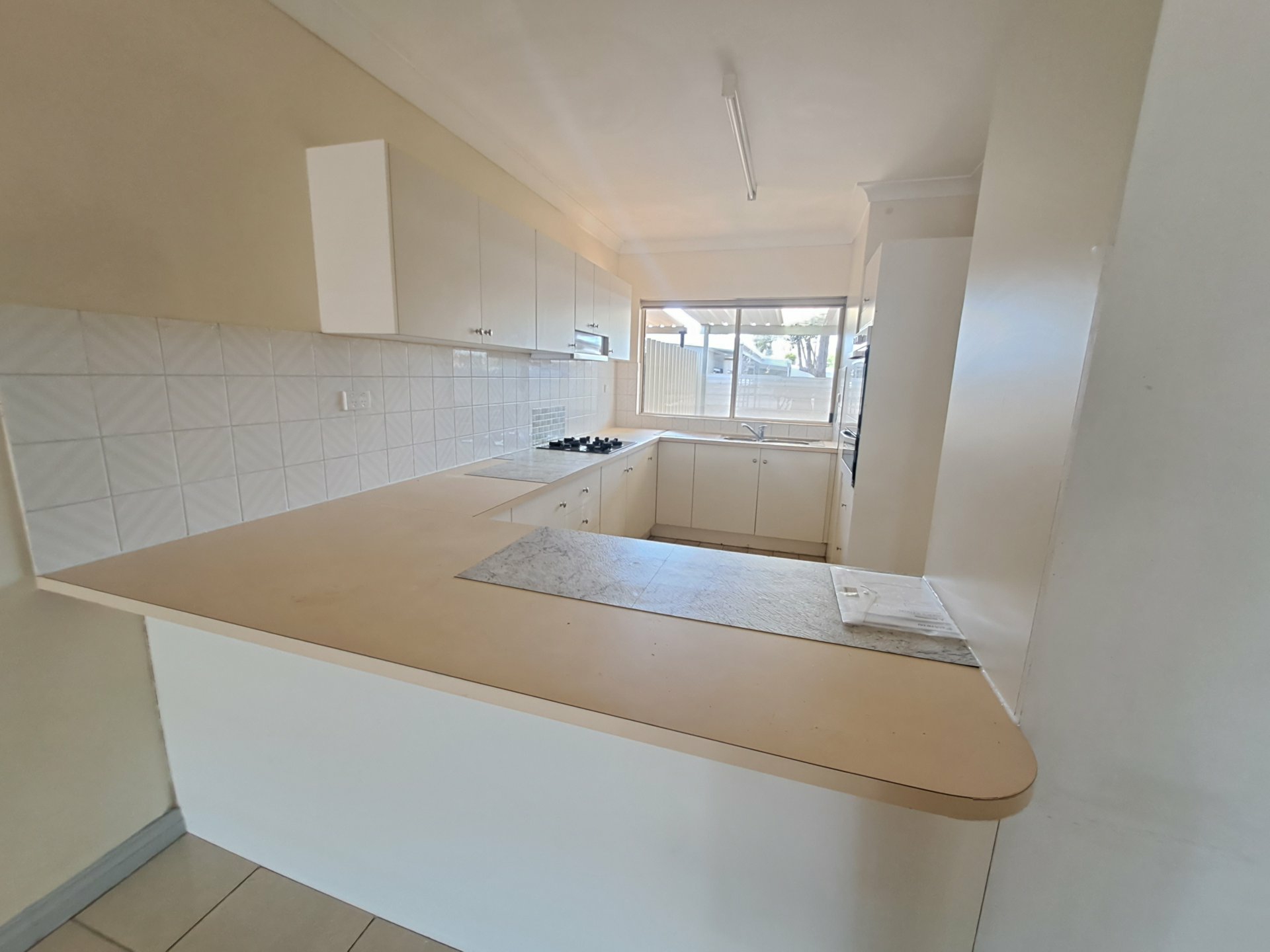 4/10 Taylor Street — photo 2 of 6
