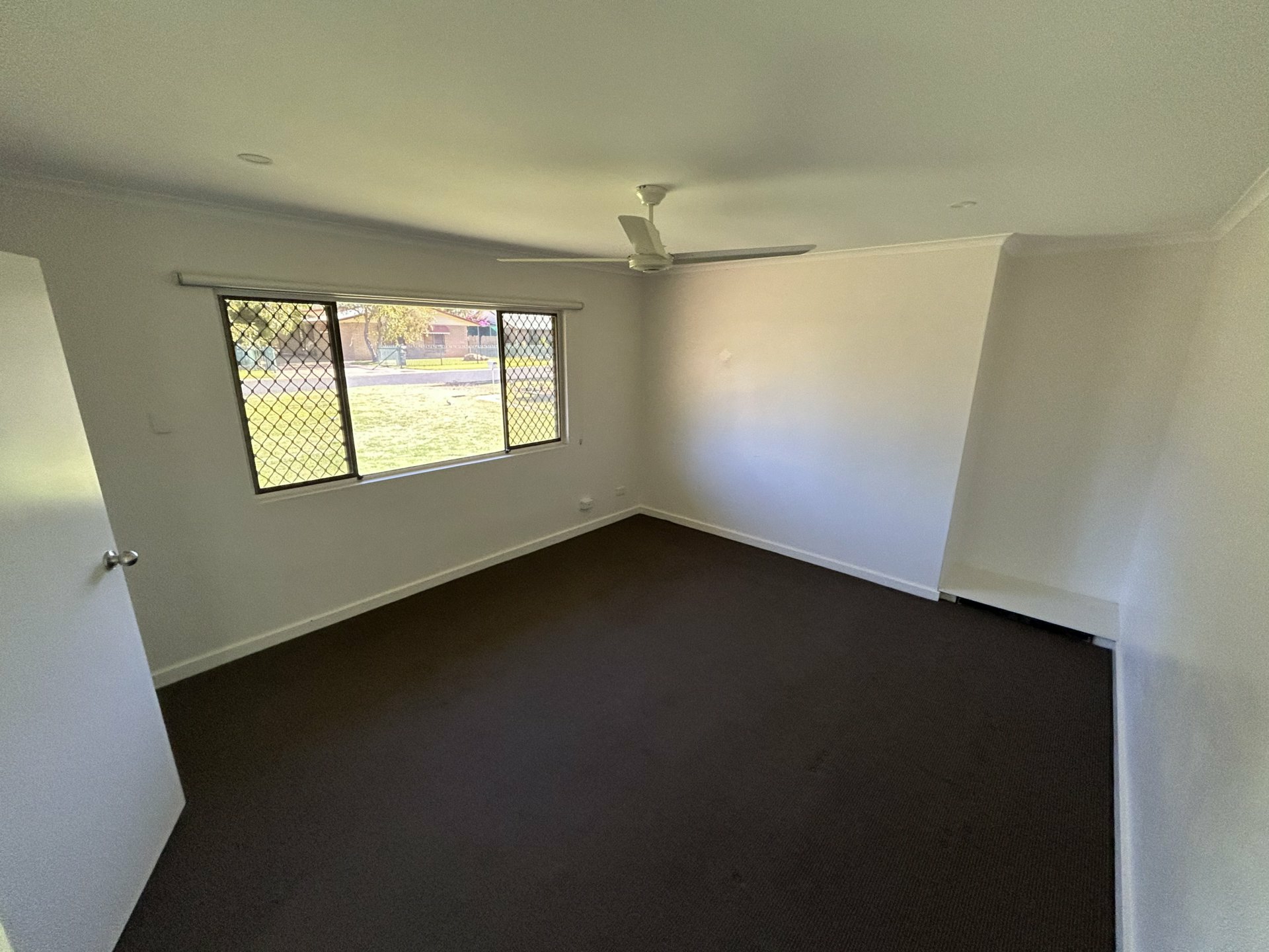 31 De Havilland Drive — photo 5 of 10