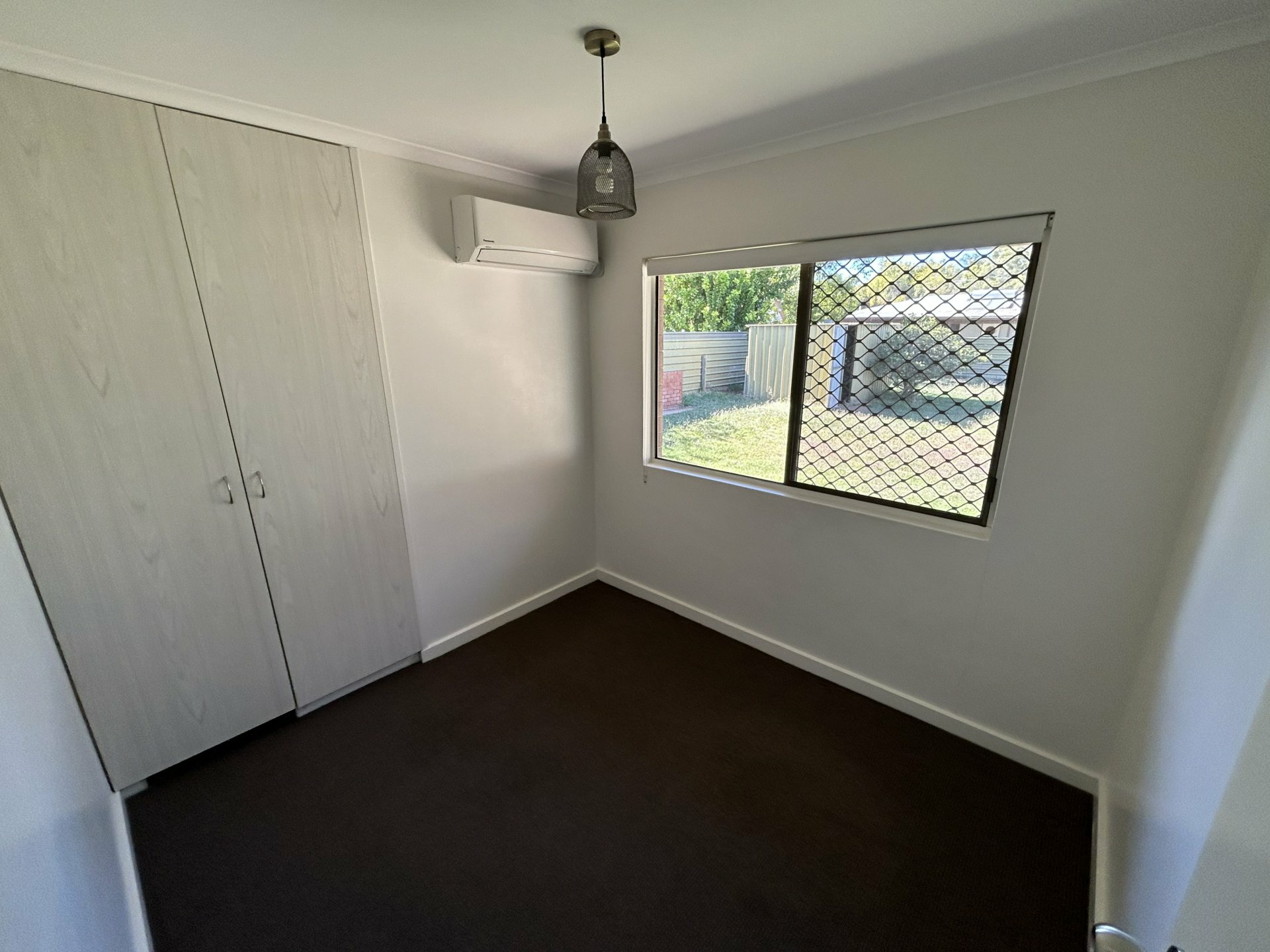 31 De Havilland Drive — photo 8 of 10