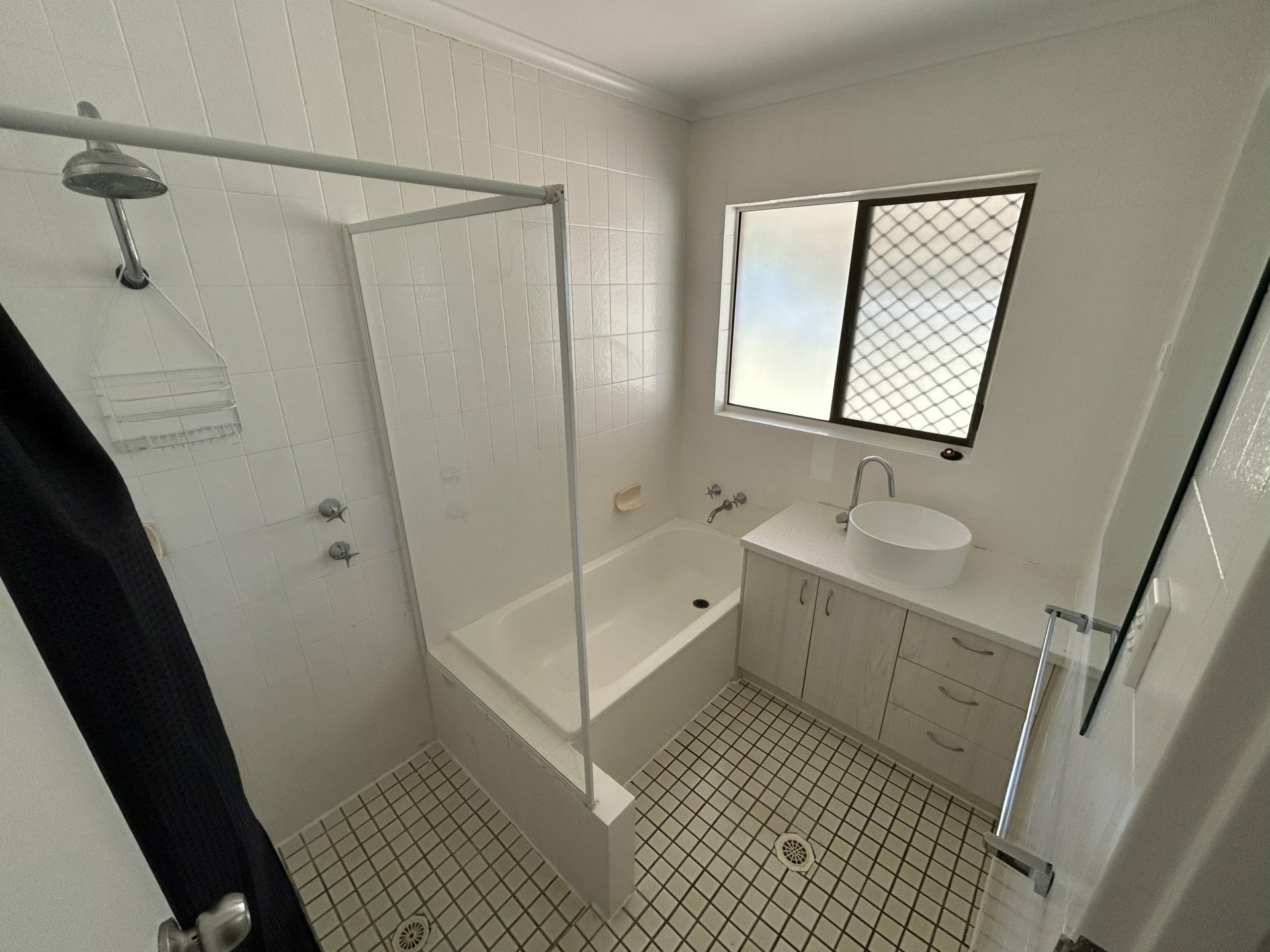 31 De Havilland Drive — photo 9 of 10