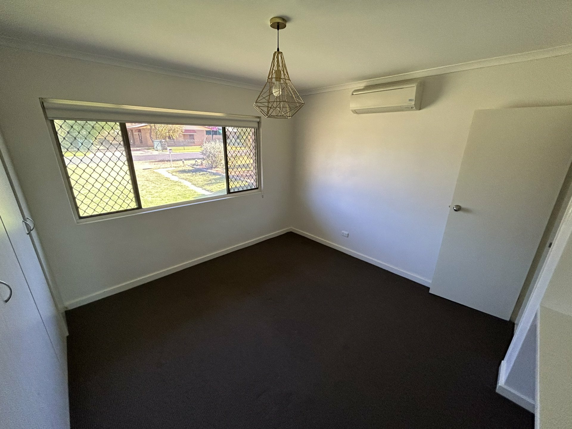 31 De Havilland Drive — photo 10 of 10