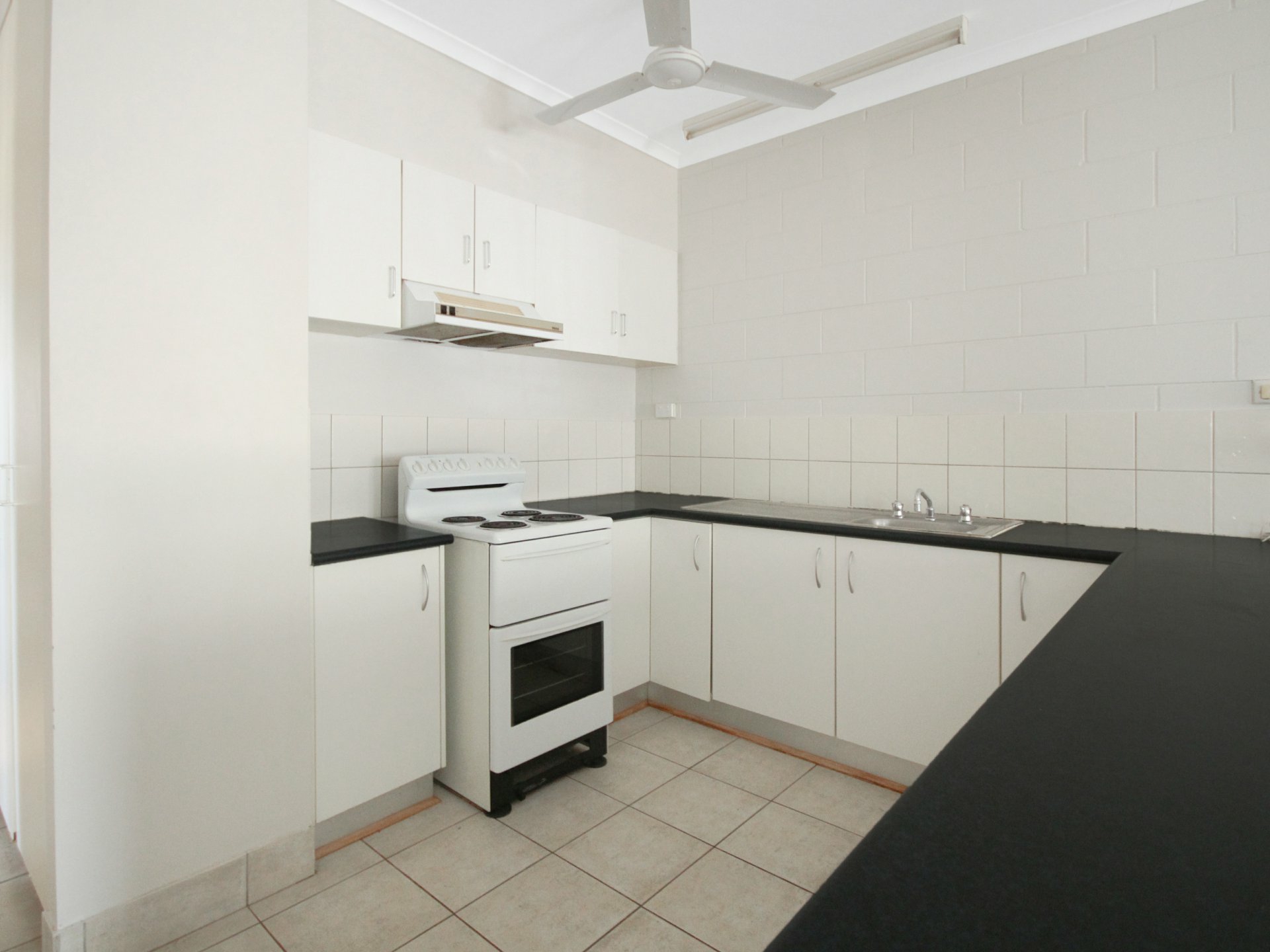 1/43 Grevillea Road — photo 3 of 9