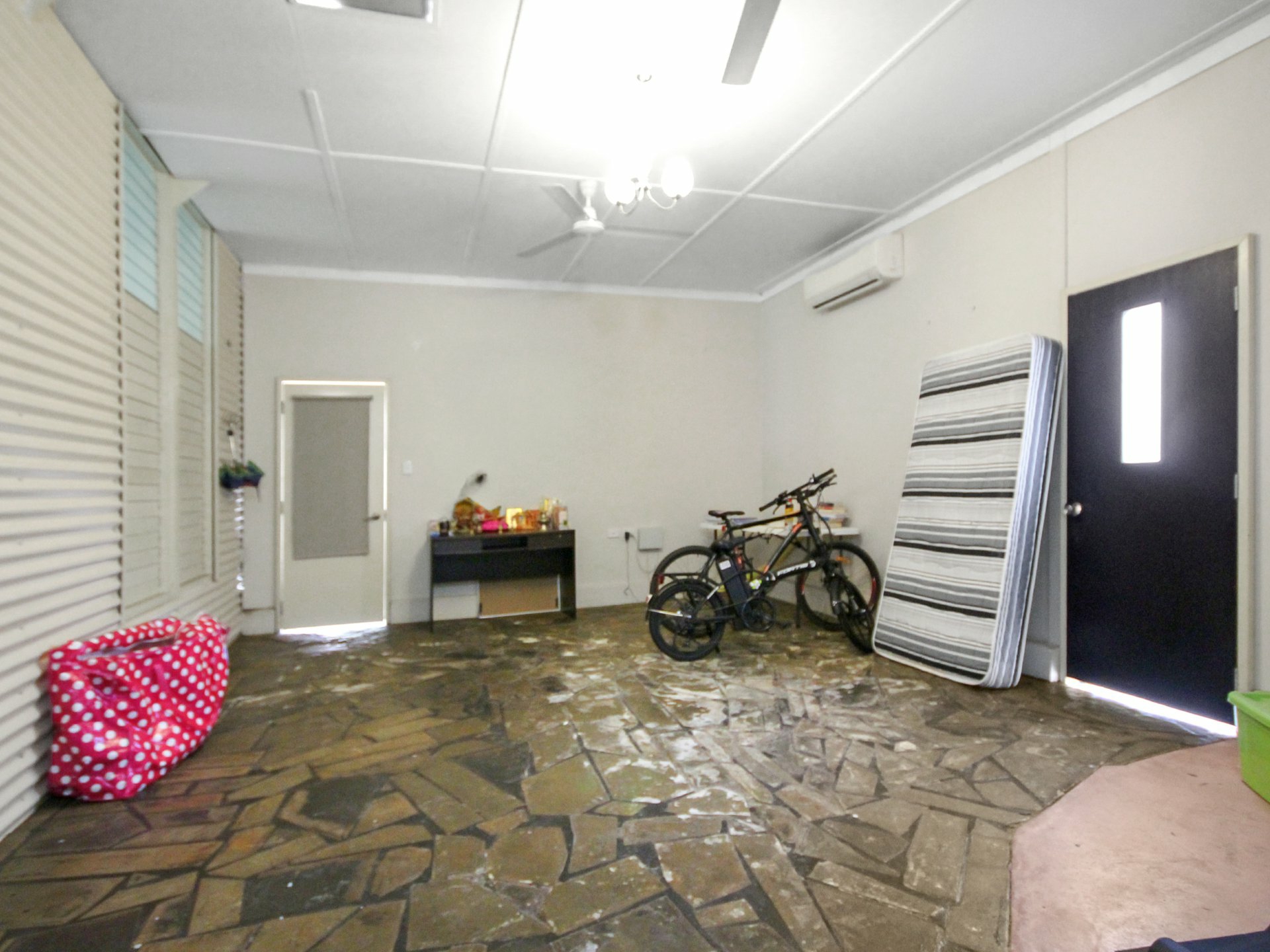 63 Giles Street — photo 7 of 9