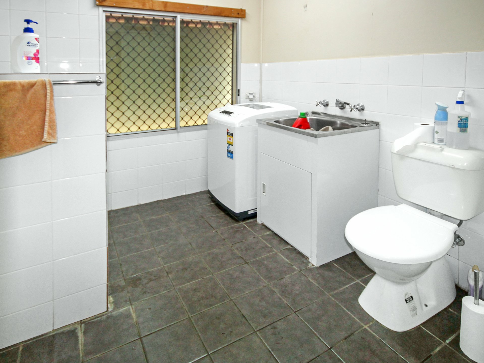 63 Giles Street — photo 8 of 9