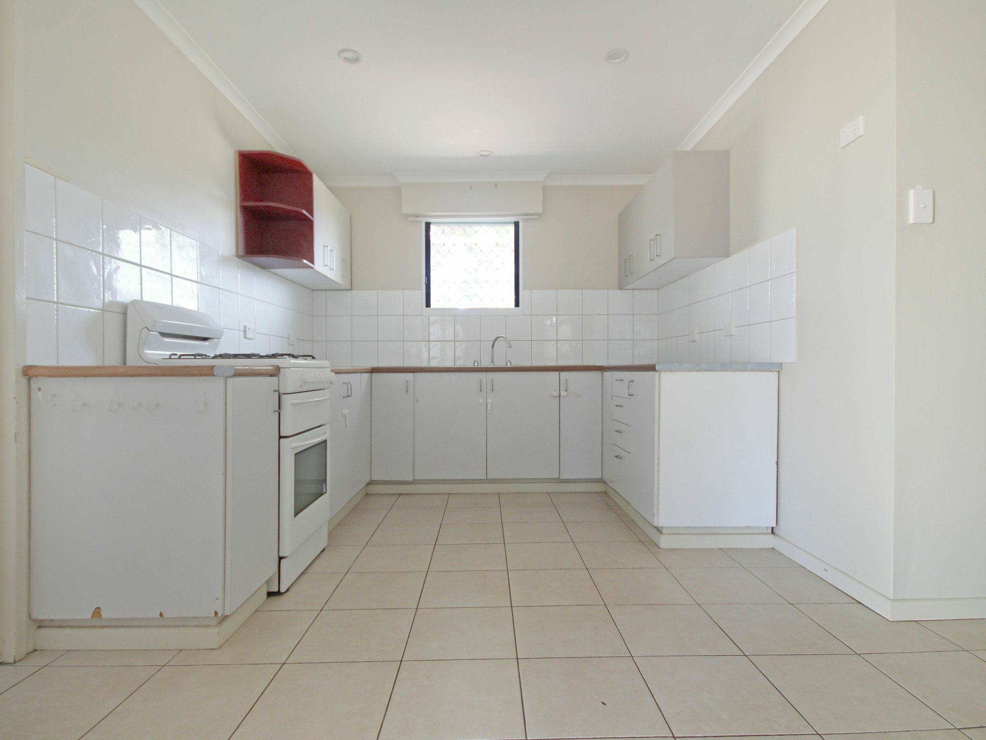 35 Pearce Street — photo 2 of 10