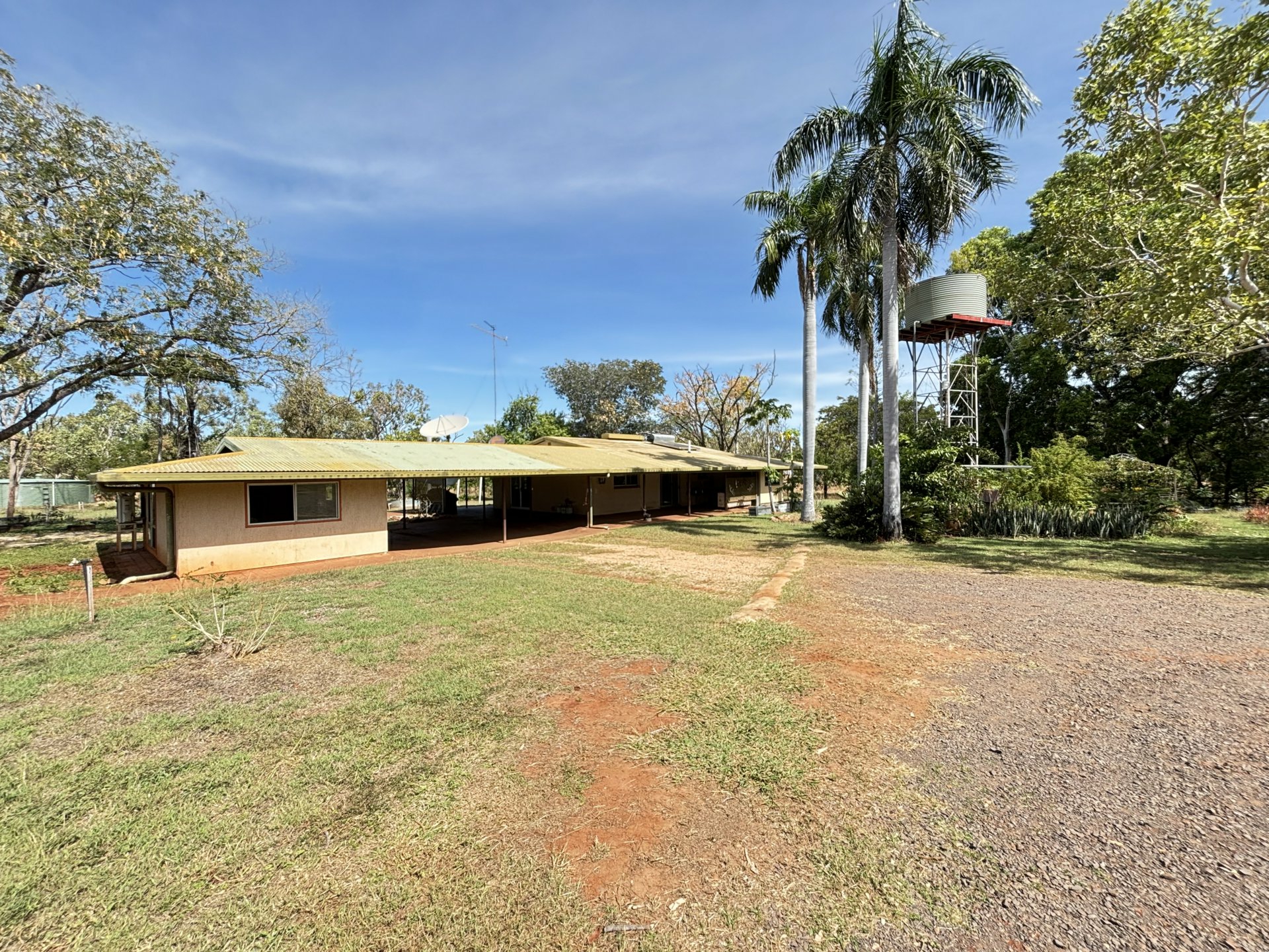 29 Kingston Road, COSSACK
