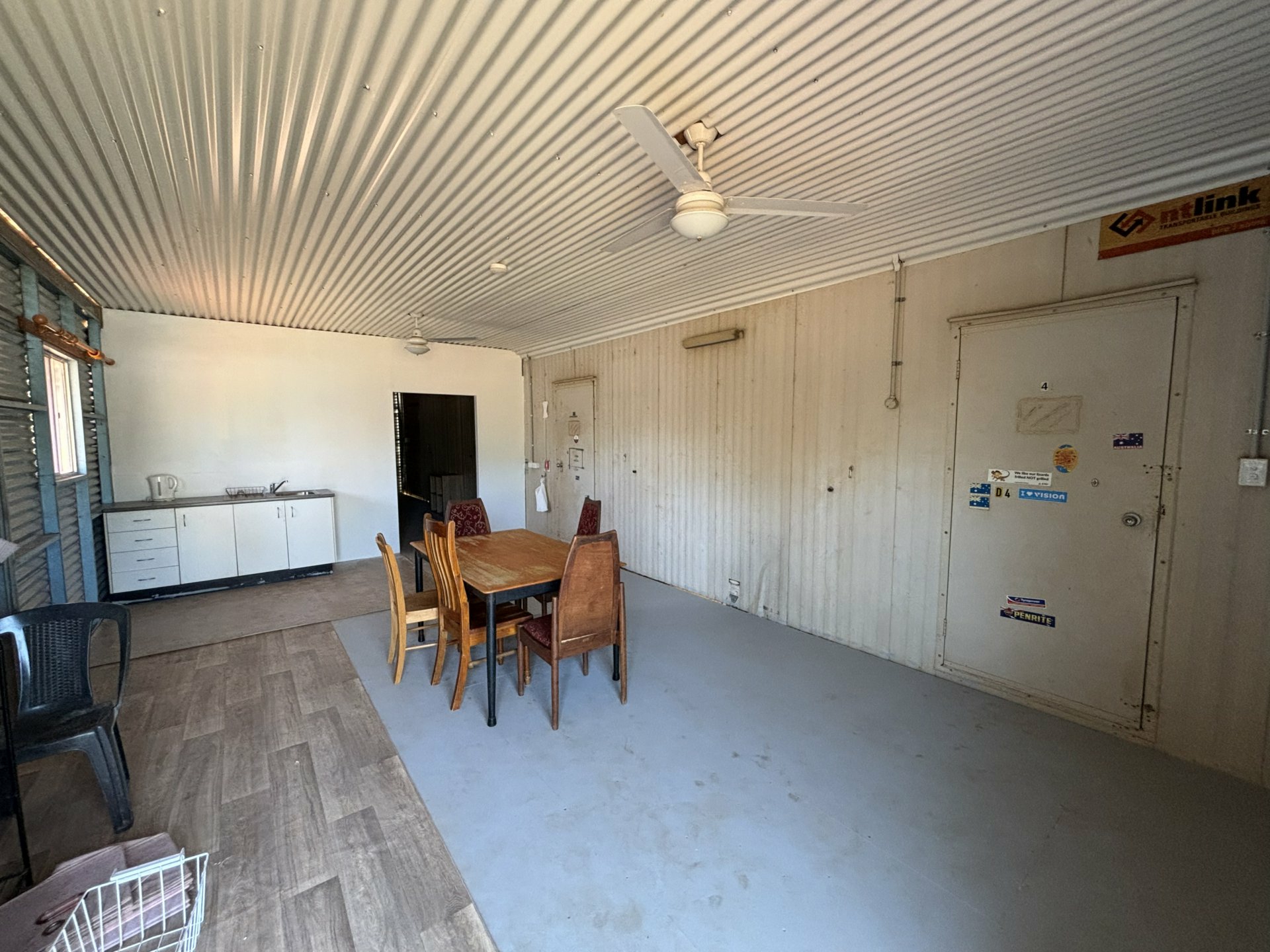 29 Kingston Road, COSSACK
