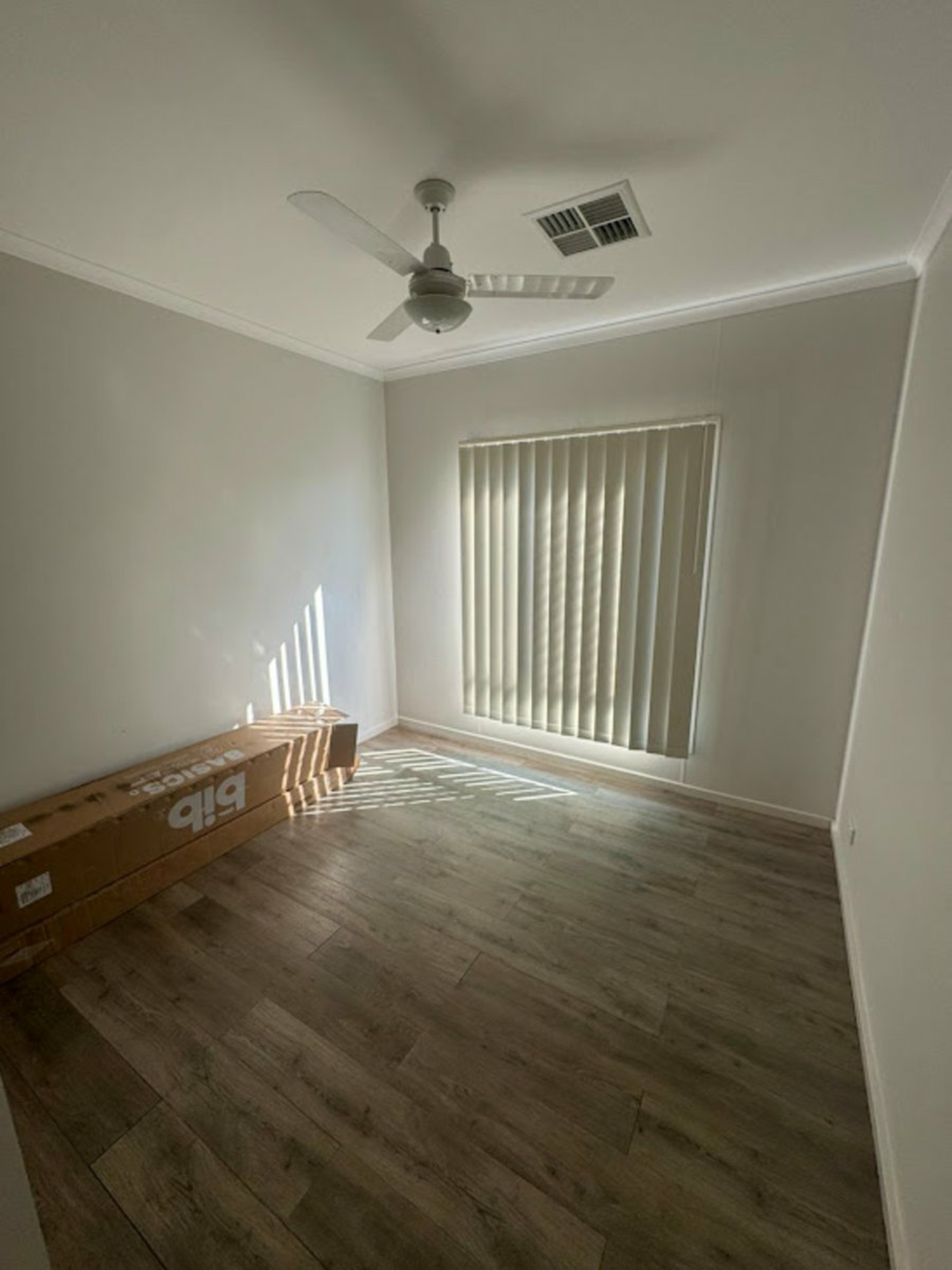 9 HILDA STREET — photo 6 of 13