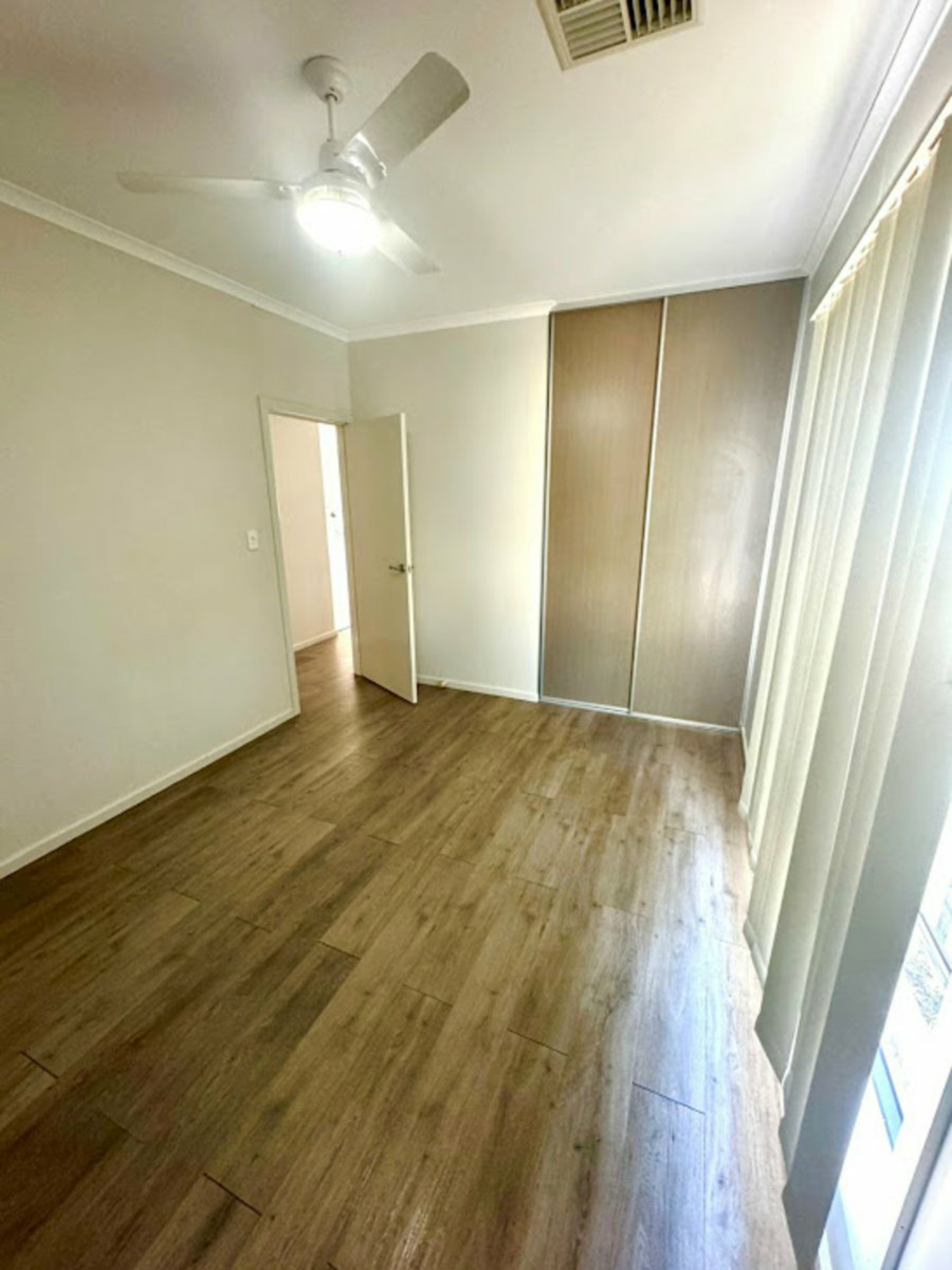 9 HILDA STREET — photo 8 of 13