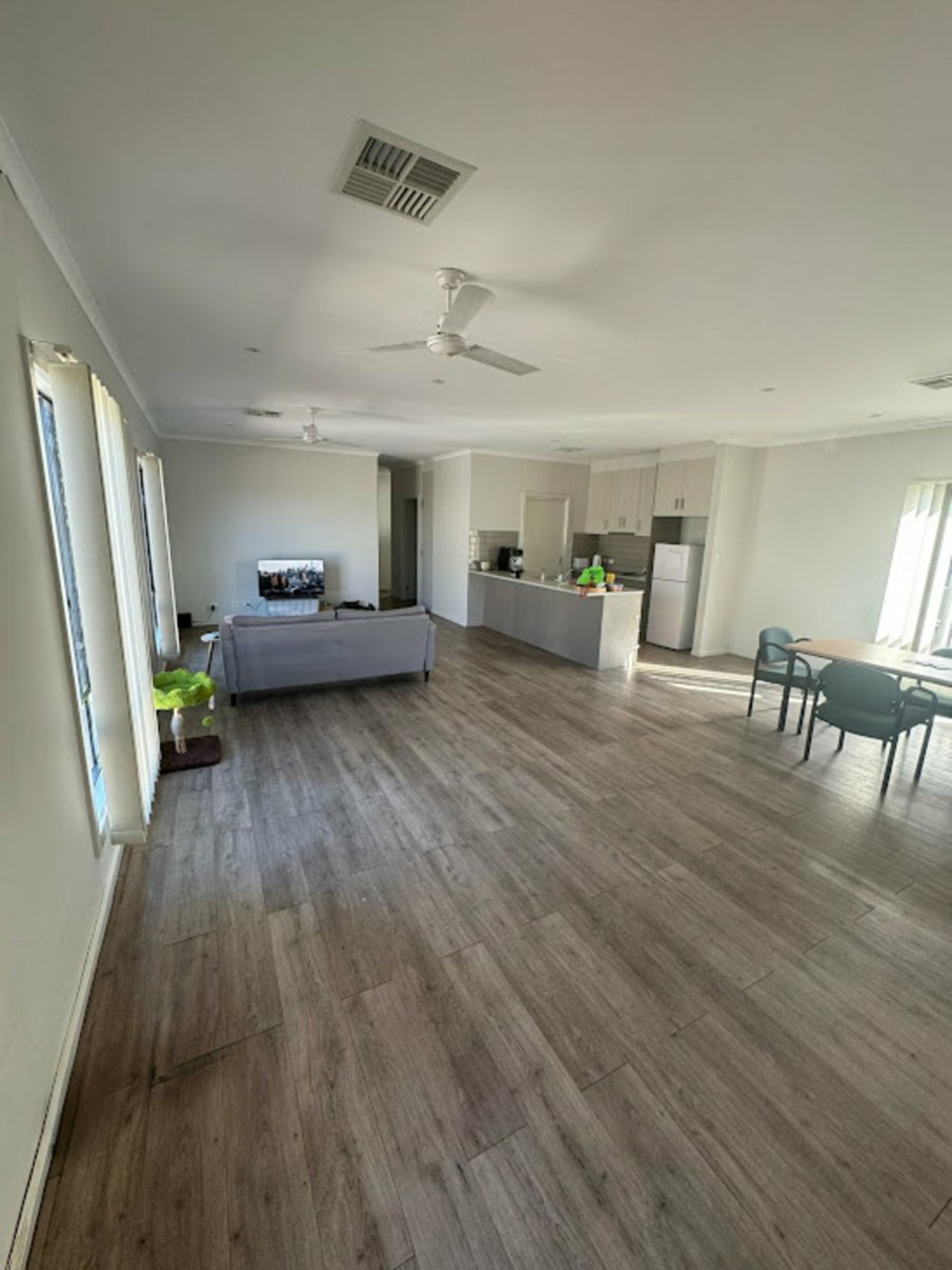 9 HILDA STREET — photo 11 of 13