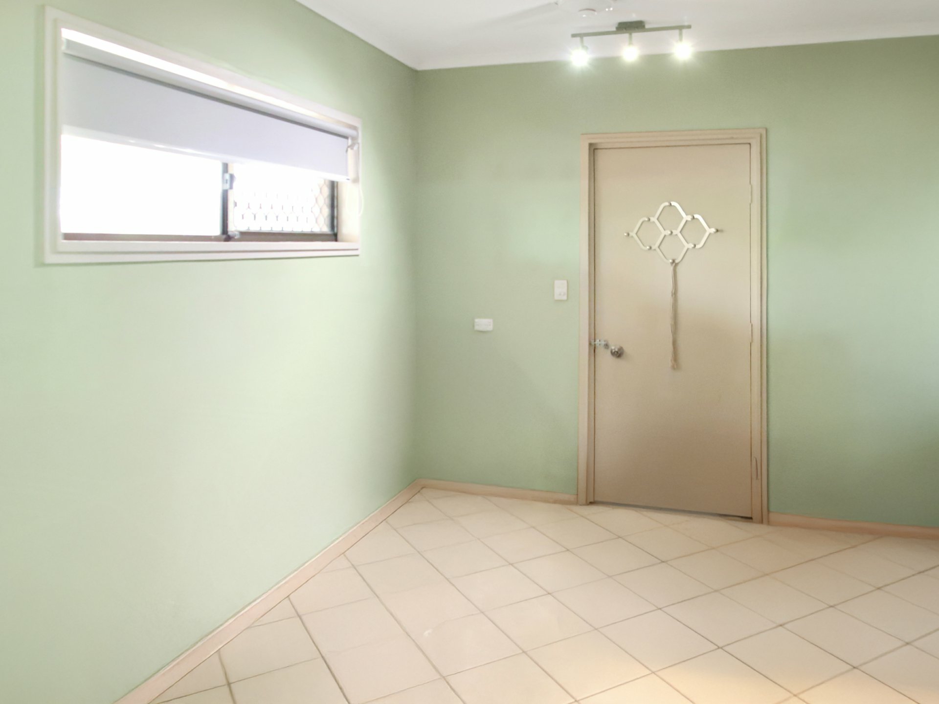 8 Ronan Court — photo 4 of 17