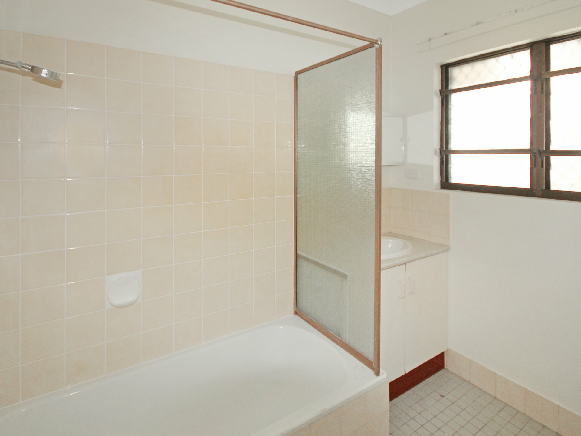 Unit 3/5 Power Crescent — photo 4 of 7