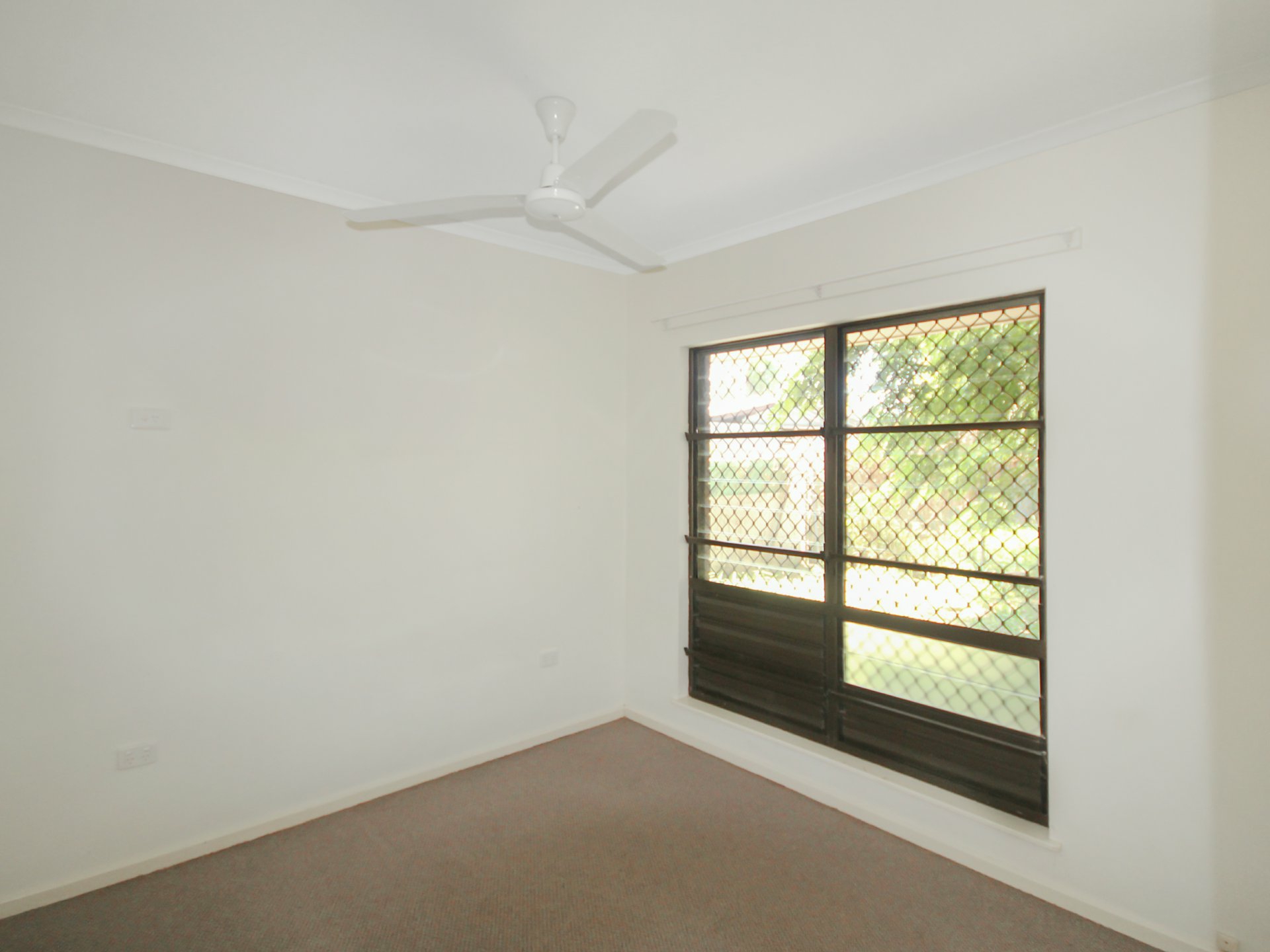 Unit 3/5 Power Crescent — photo 7 of 7