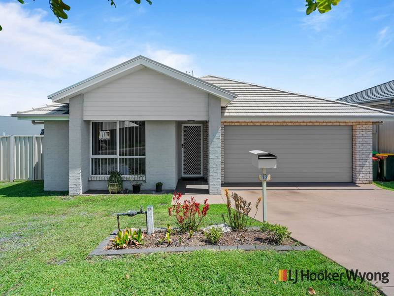 12 Chestnut Grove, Woongarrah