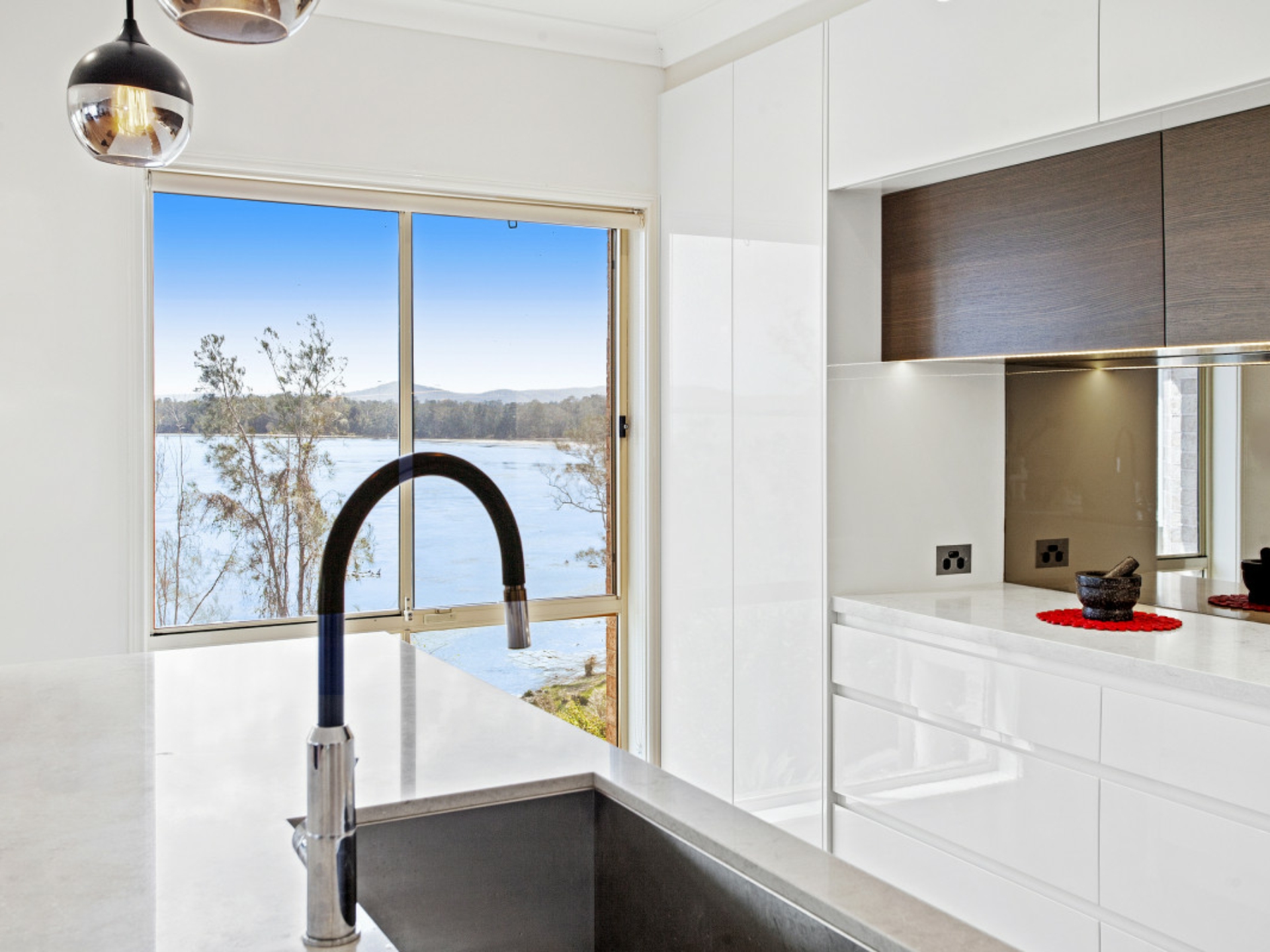 6 Marine Parade, ROCKY POINT