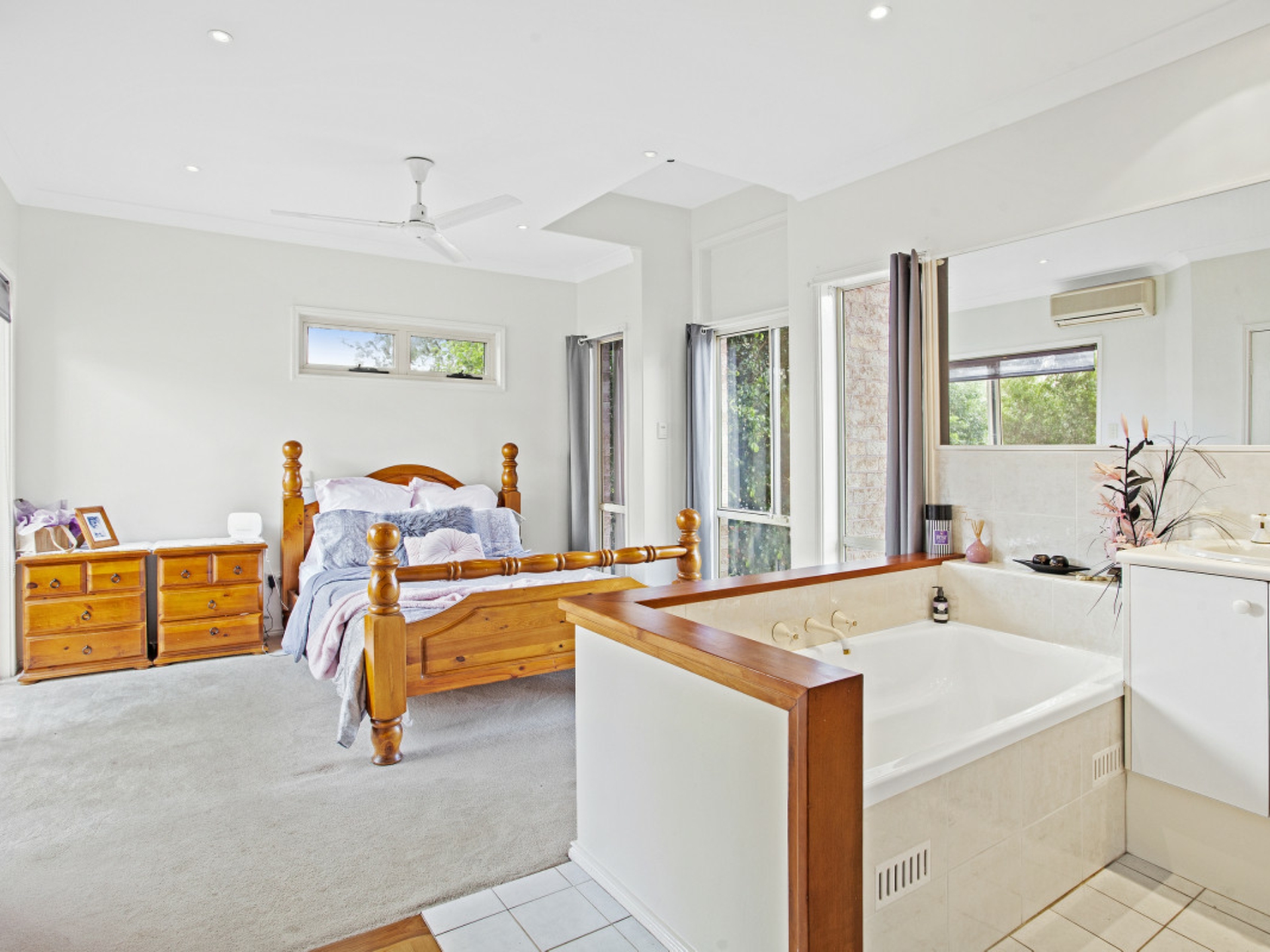 6 Marine Parade, ROCKY POINT