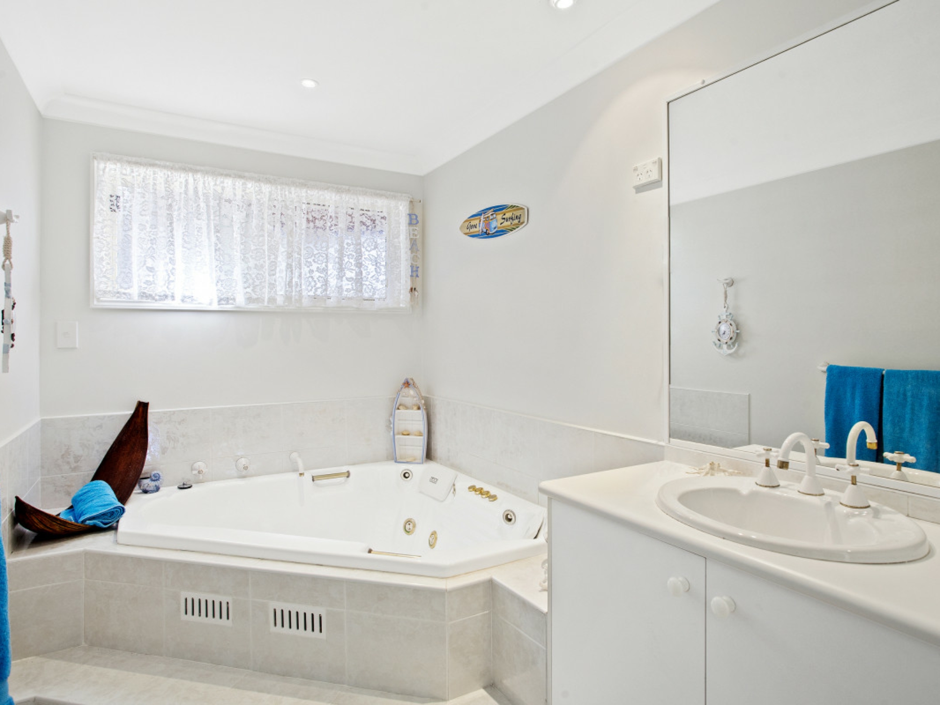 6 Marine Parade, ROCKY POINT