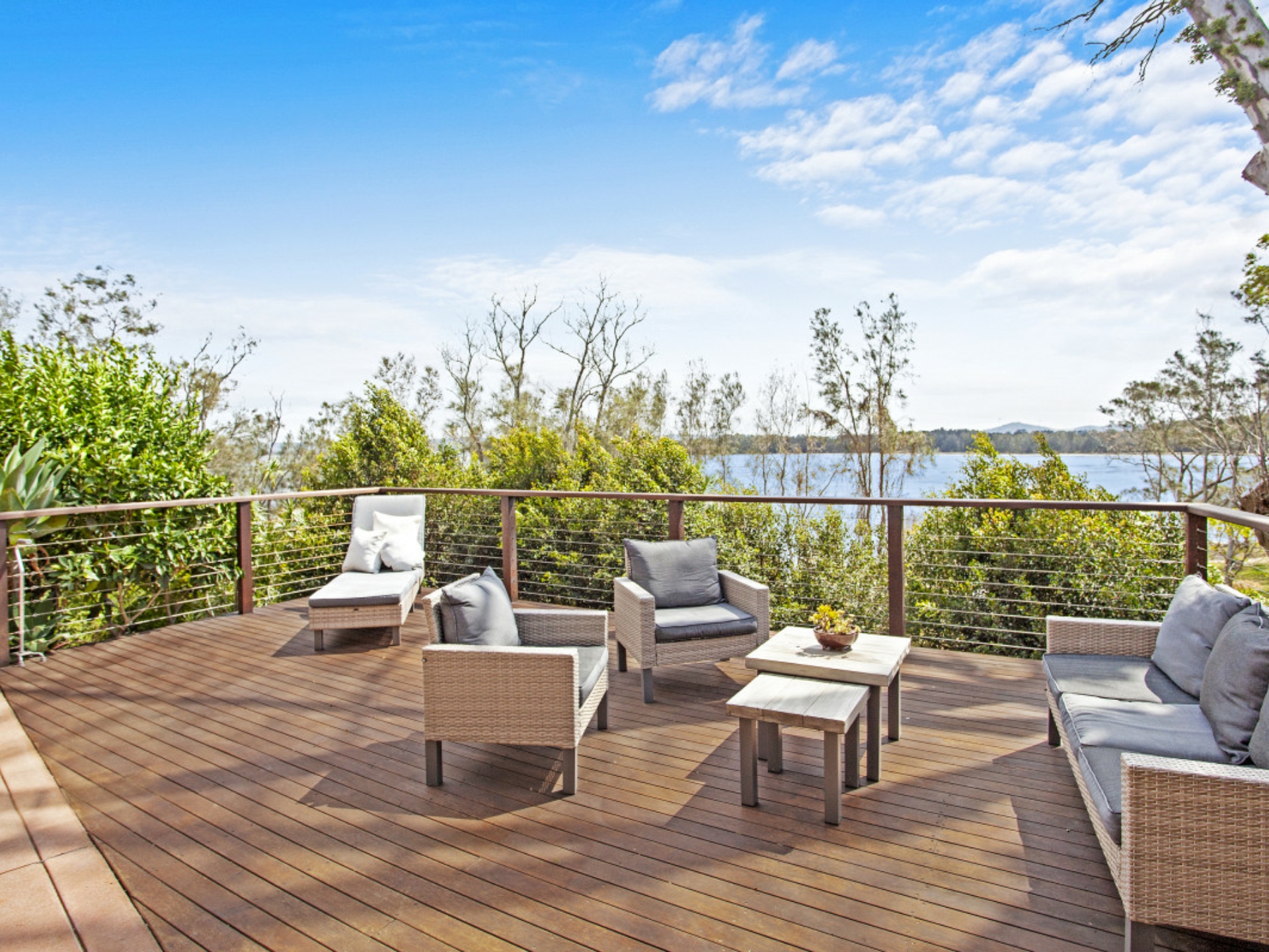 6 Marine Parade, ROCKY POINT