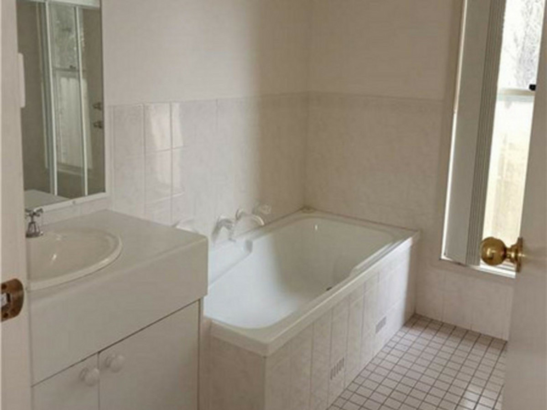 12 Friendship Place, WATANOBBI