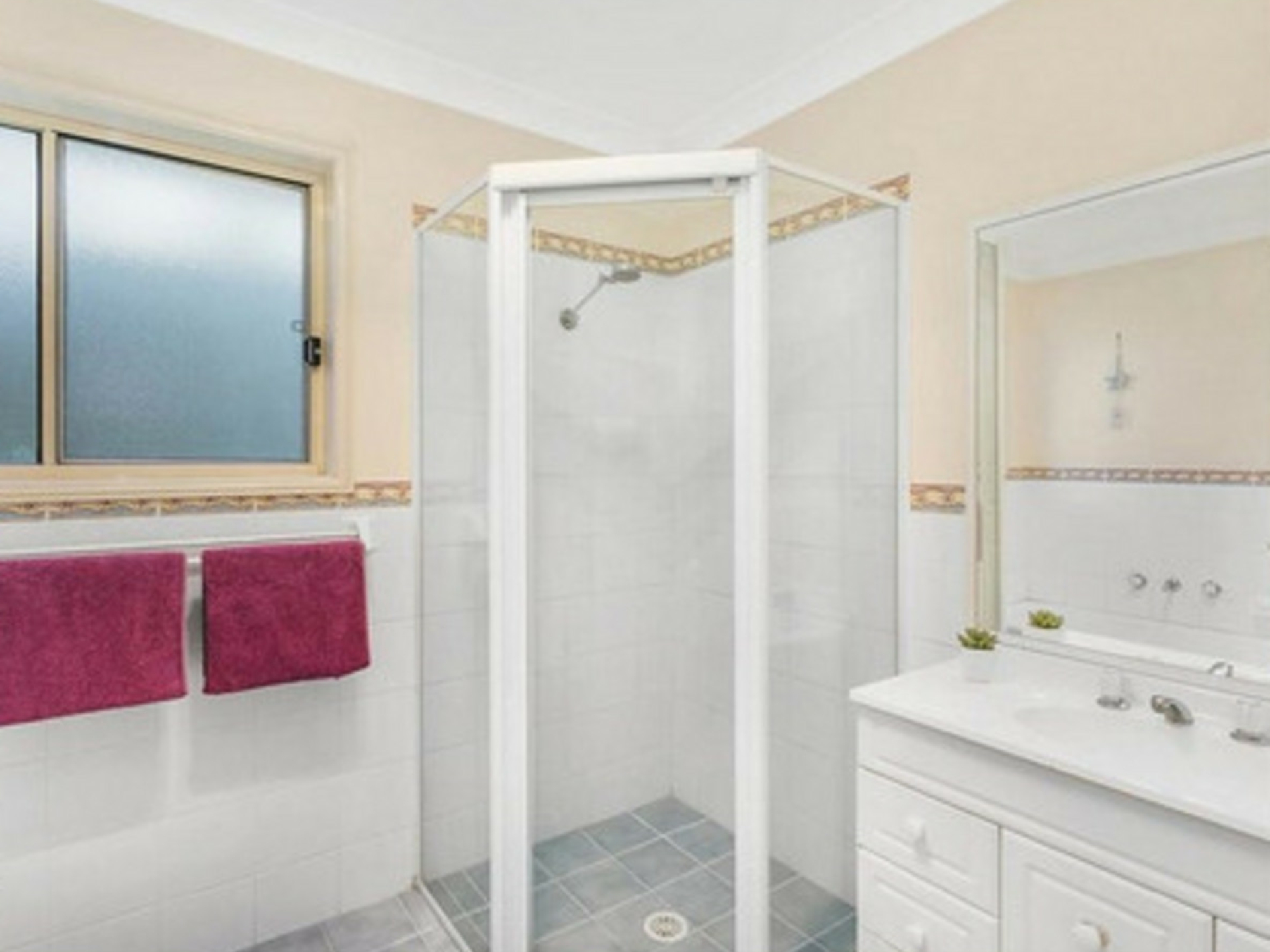 2 Stamford Close, KANWAL