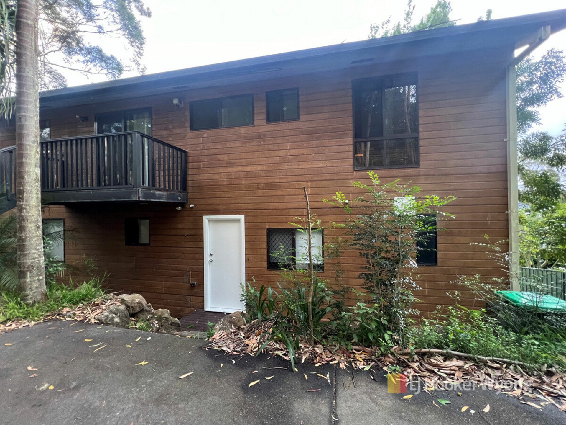 2/37 Wyoming Road, WYOMING