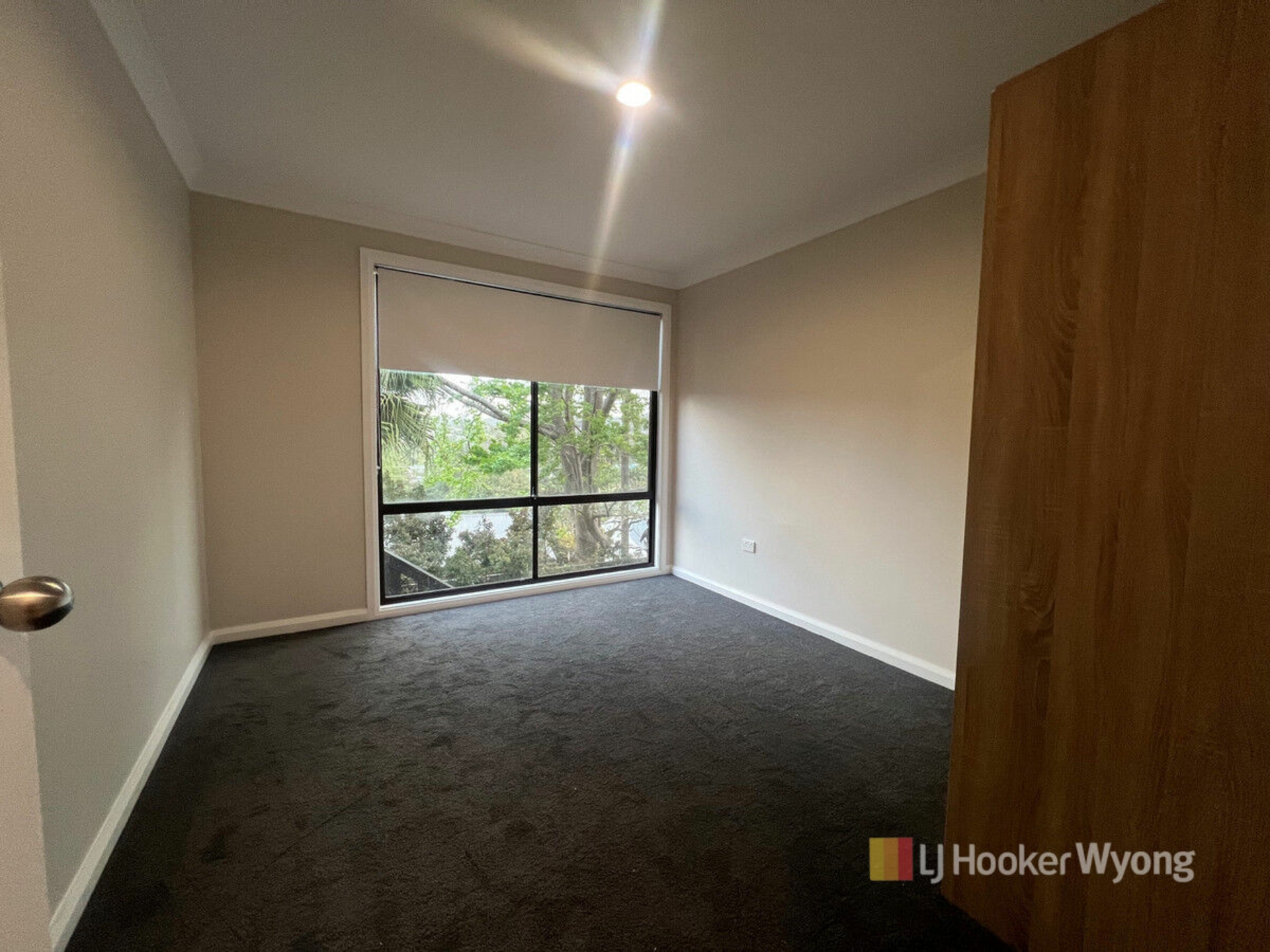2/37 Wyoming Road, WYOMING