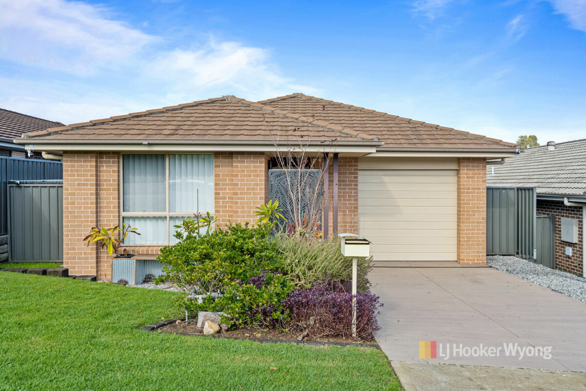 6 Noble Court — photo from LJ Hooker Wyong