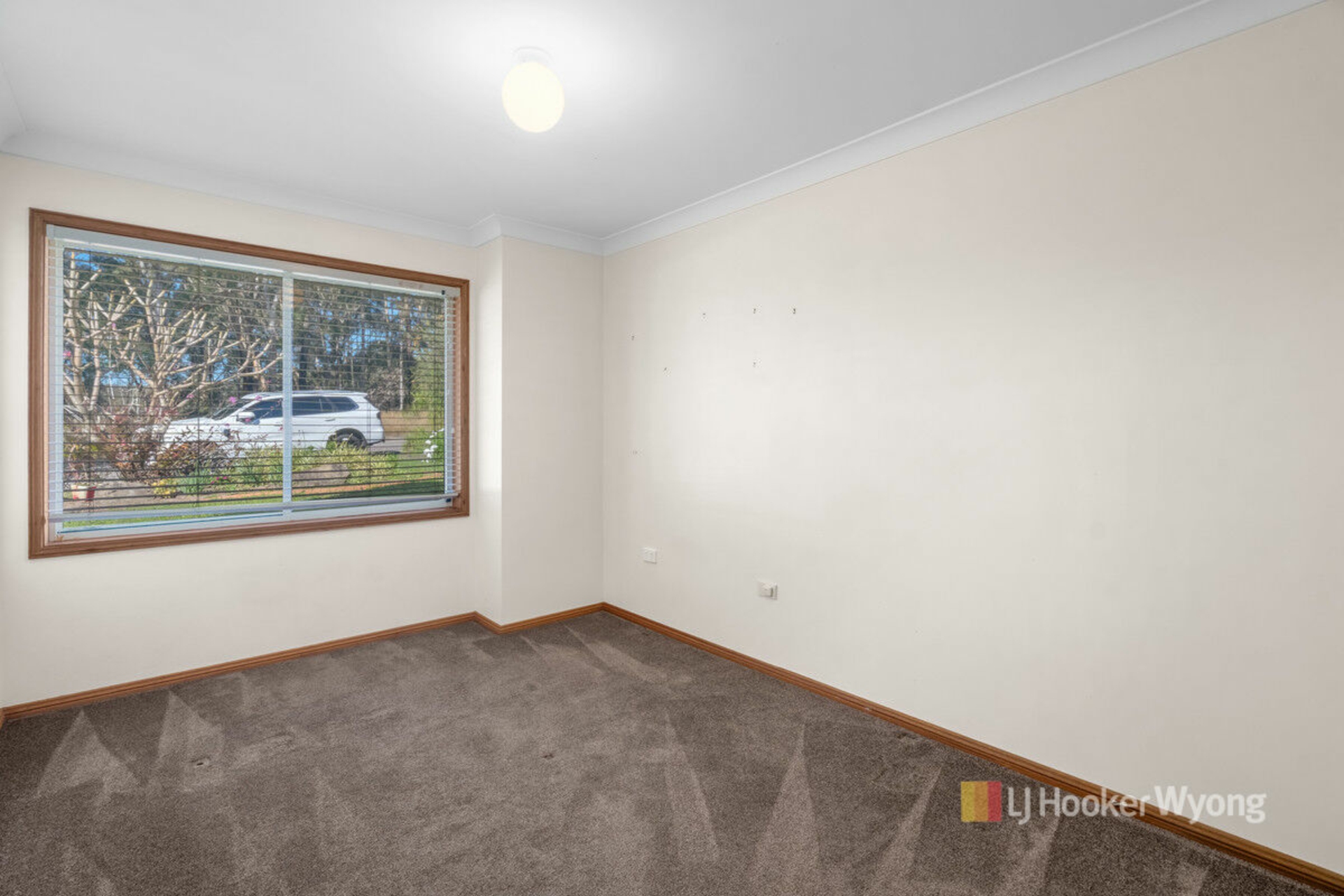 120 Woodbury Park Drive — photo 9 of 13