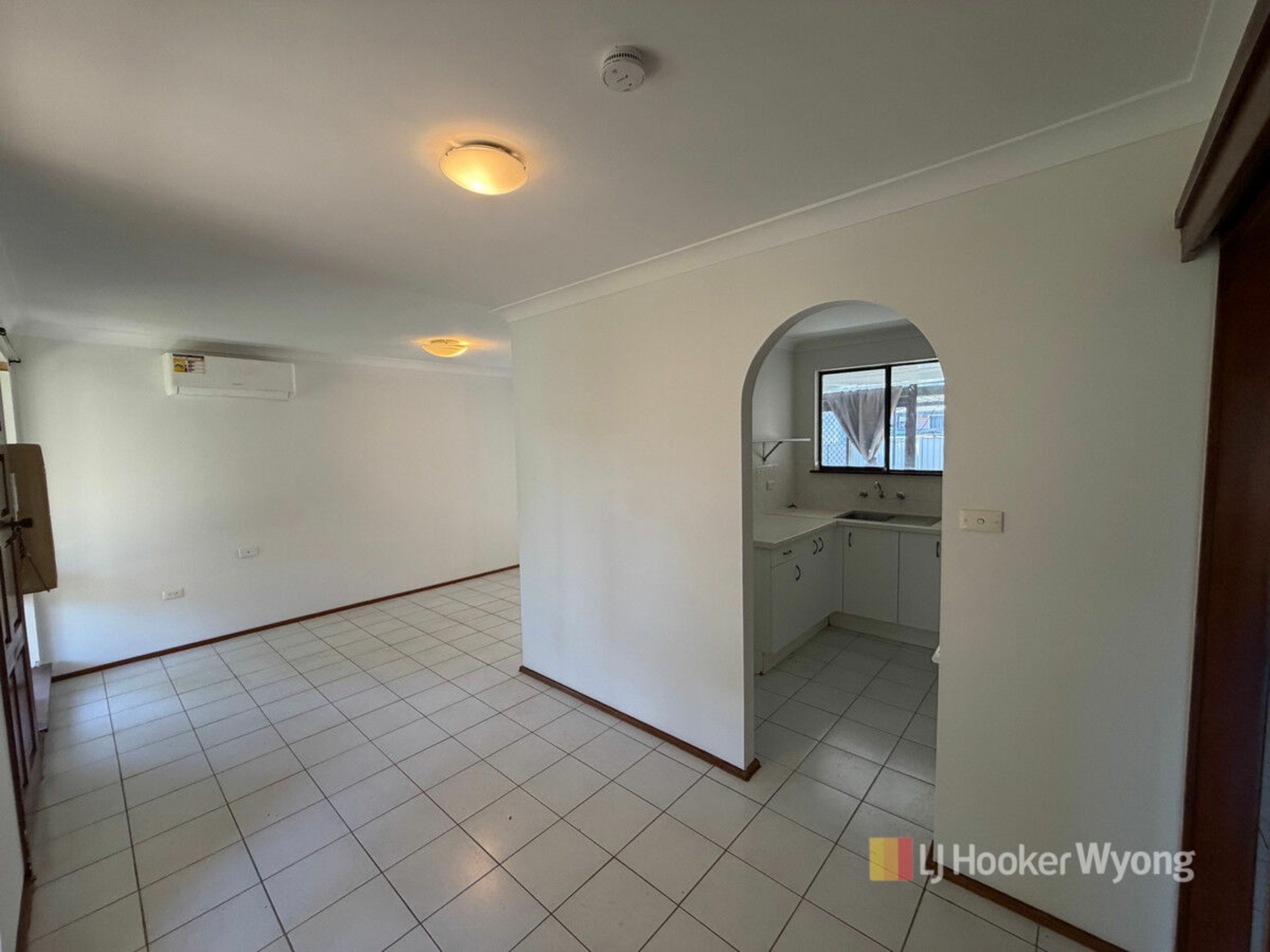 83 Watkin Avenue — photo 4 of 13