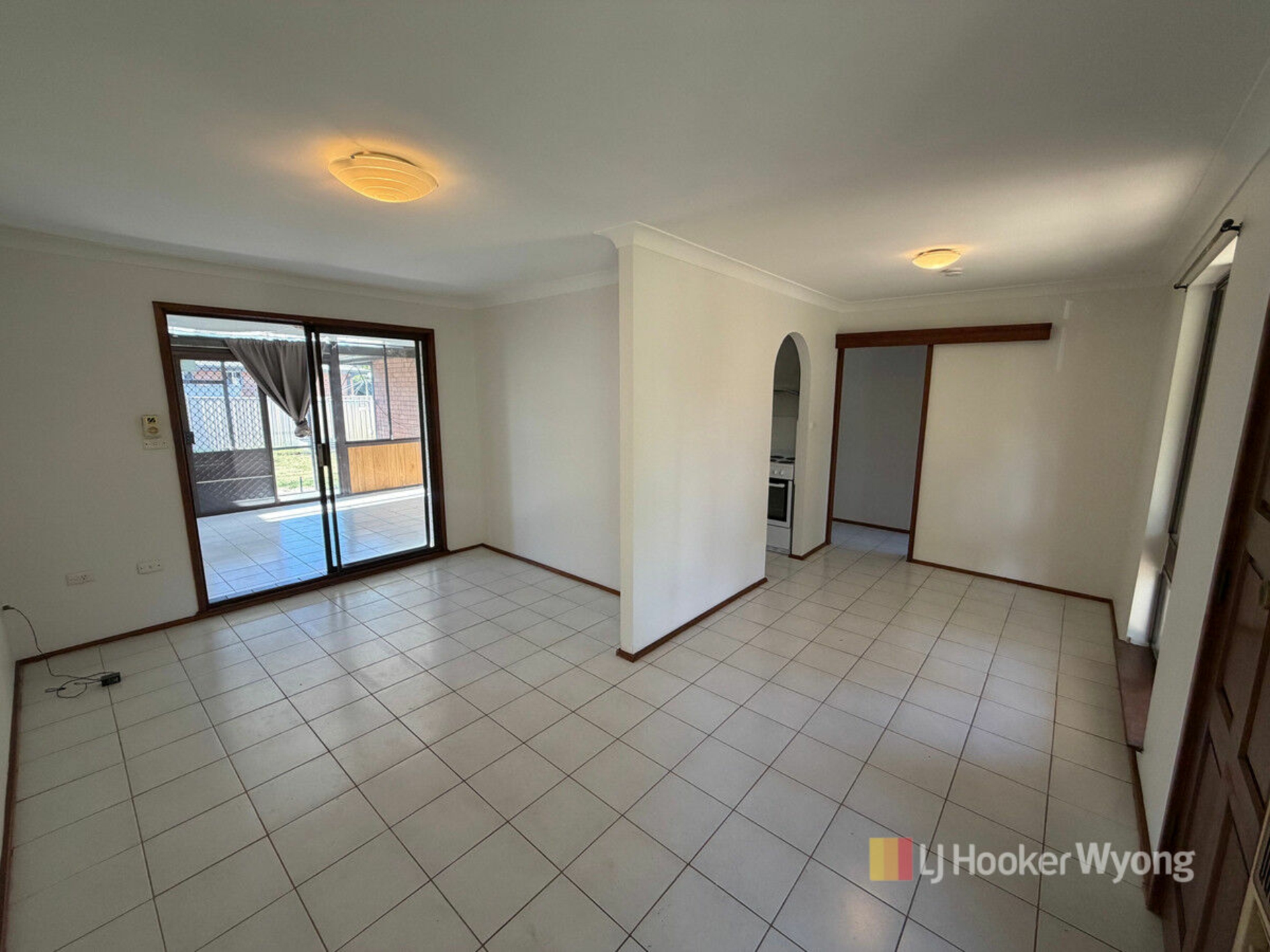 83 Watkin Avenue — photo 6 of 13