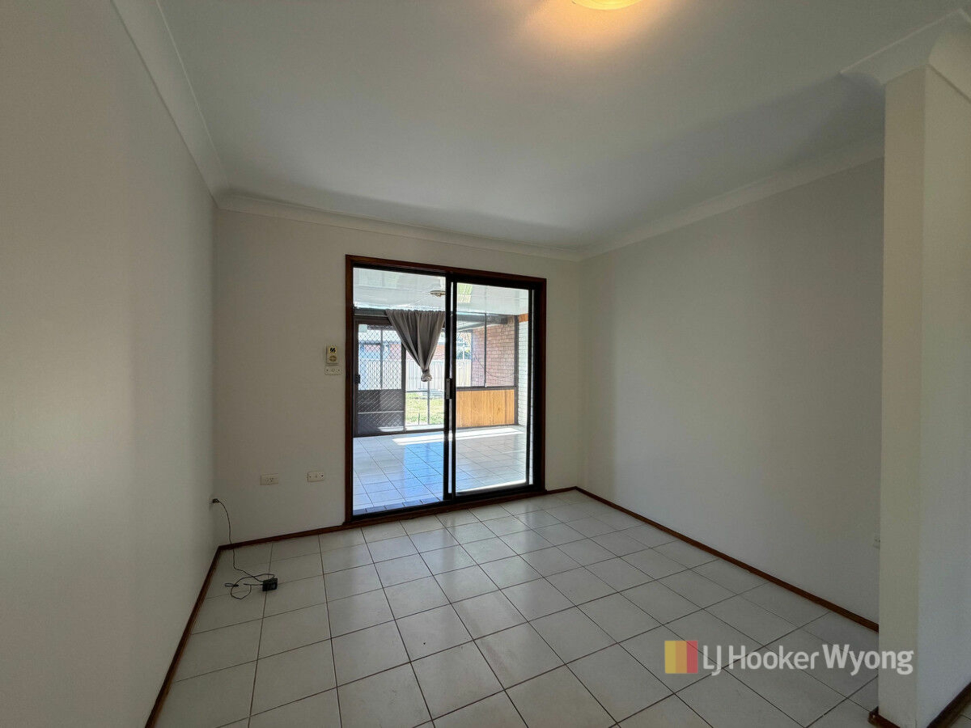 83 Watkin Avenue — photo 7 of 13