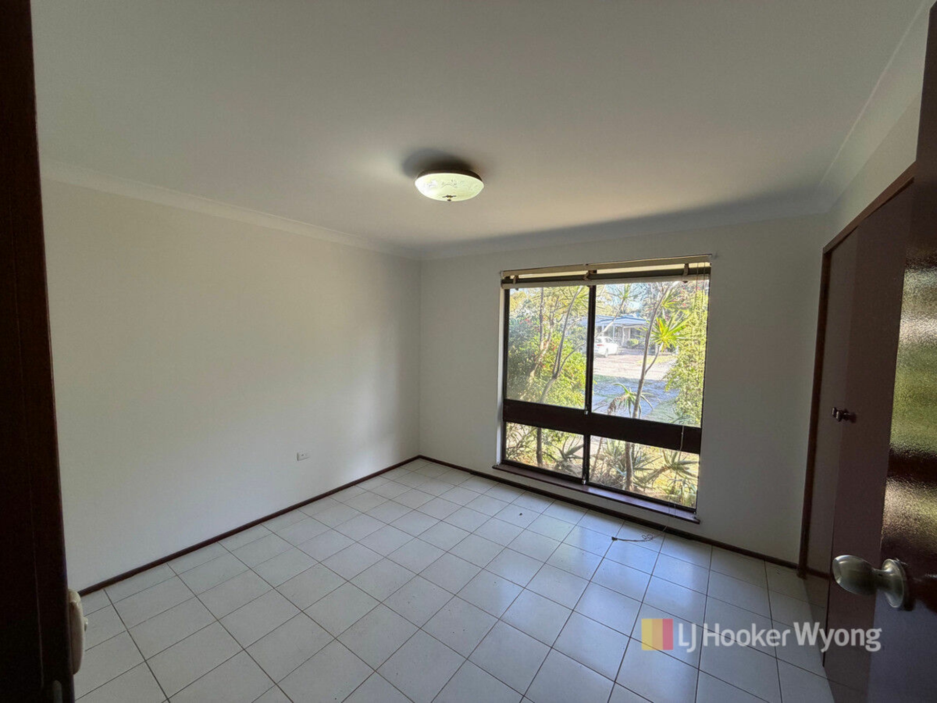 83 Watkin Avenue — photo 8 of 13