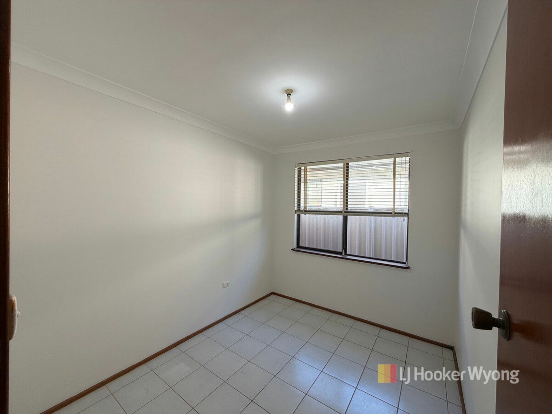 83 Watkin Avenue — photo 10 of 13