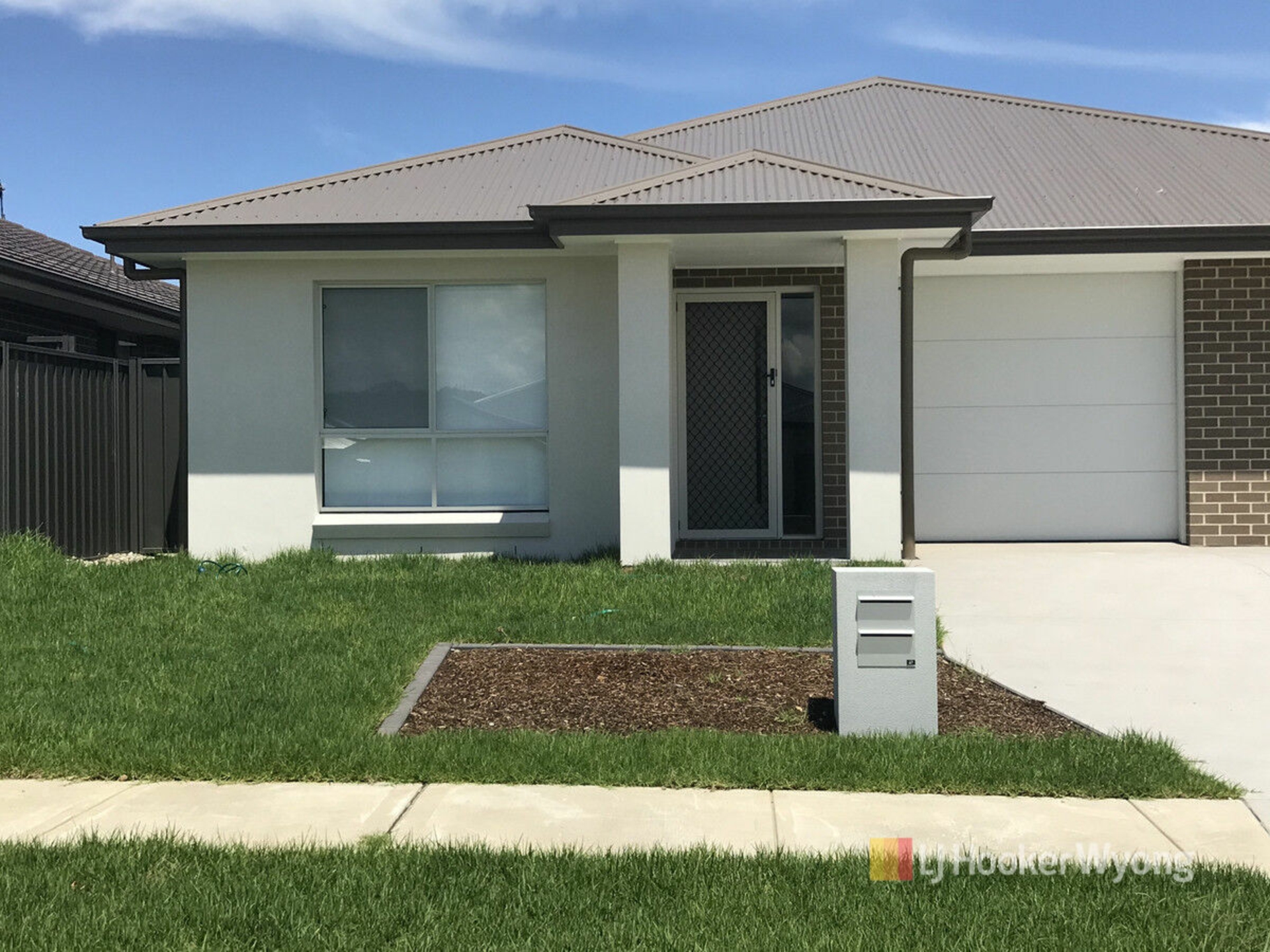 47 Voyager Street — photo 2 of 12