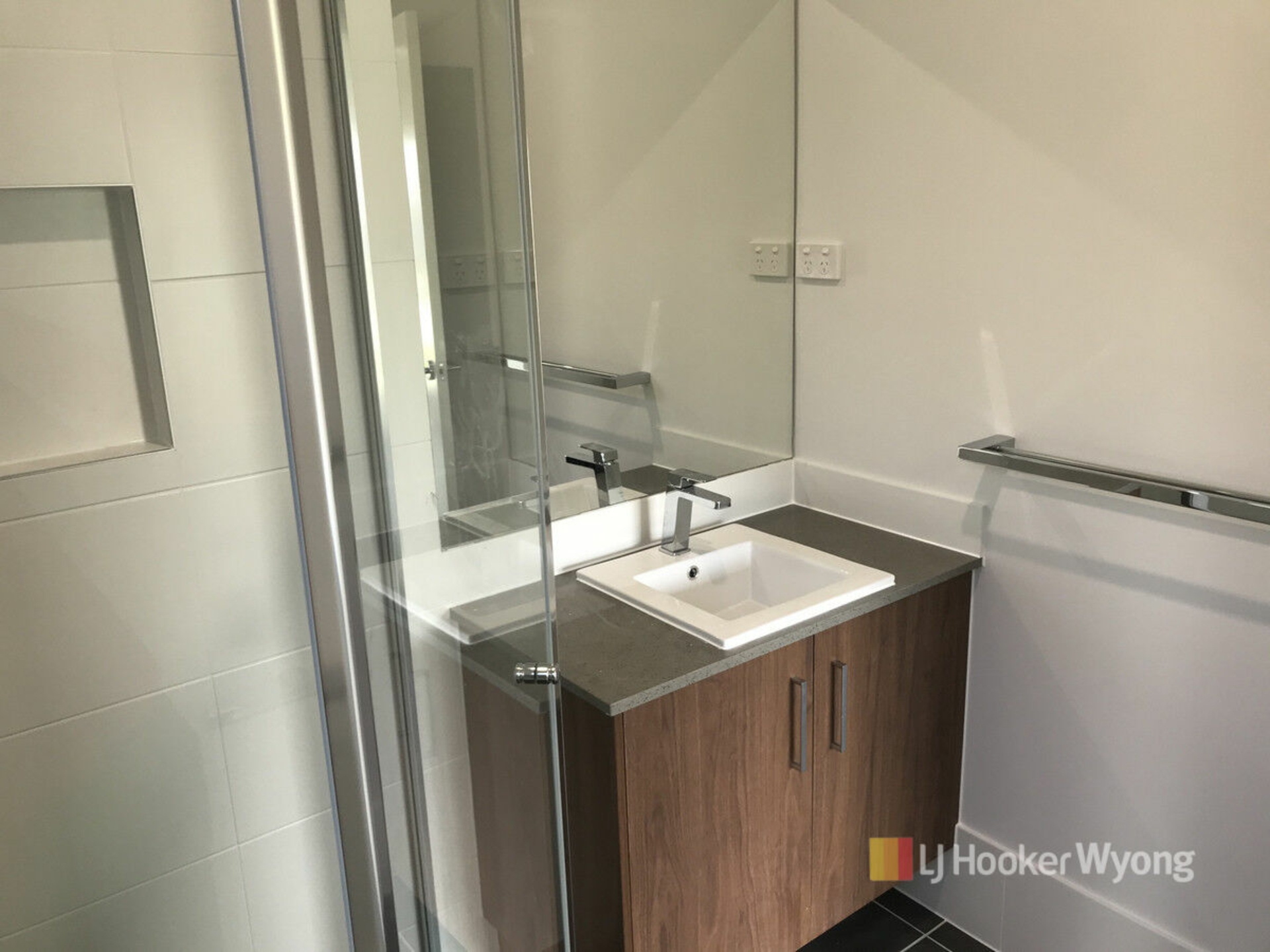 47 Voyager Street — photo 5 of 12