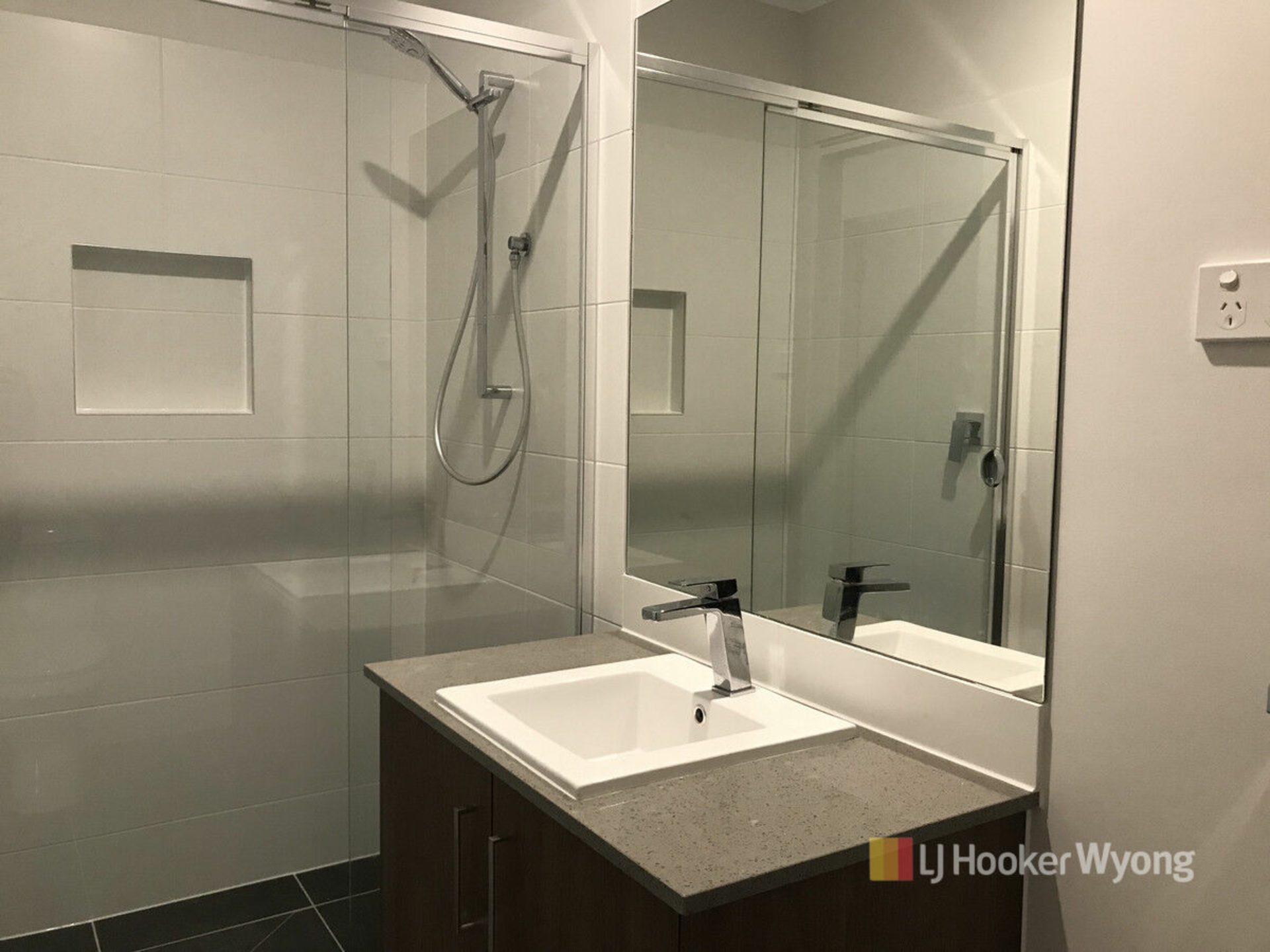 47 Voyager Street — photo 8 of 12